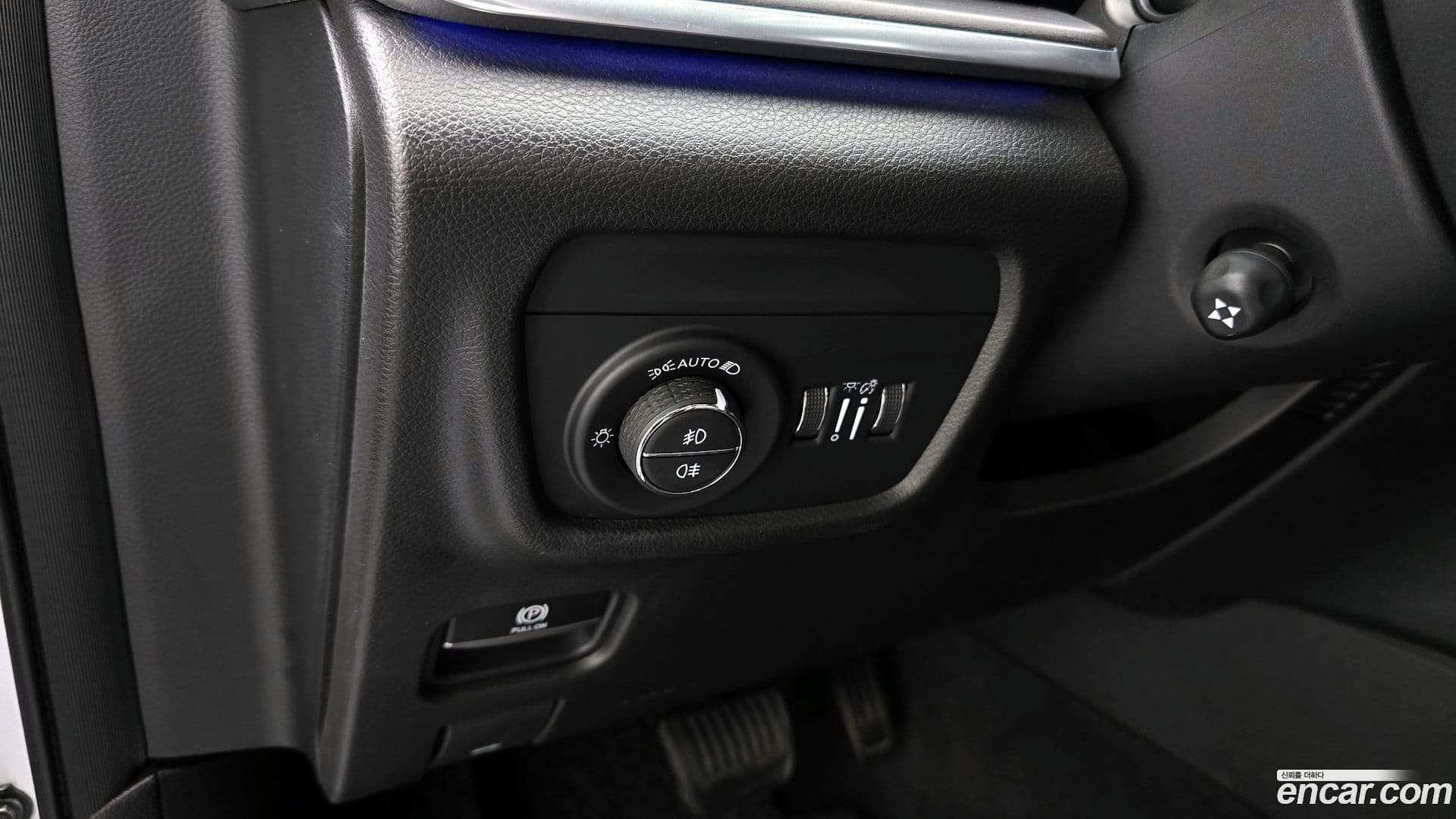 Main__Slider__Photo:Cherokee Jeep 2021.11-16