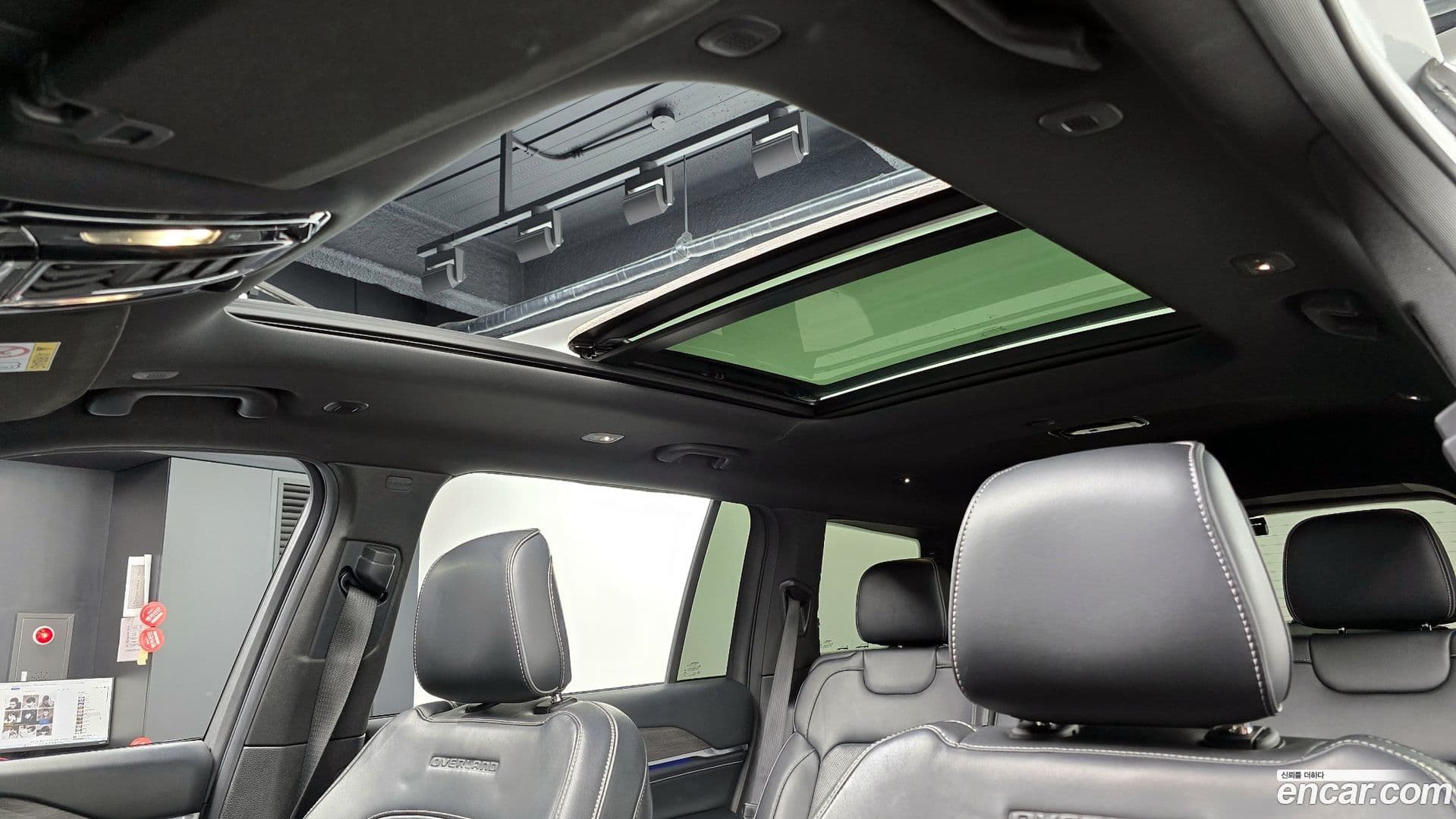 Main__Slider__Photo:Cherokee Jeep 2021.11-18