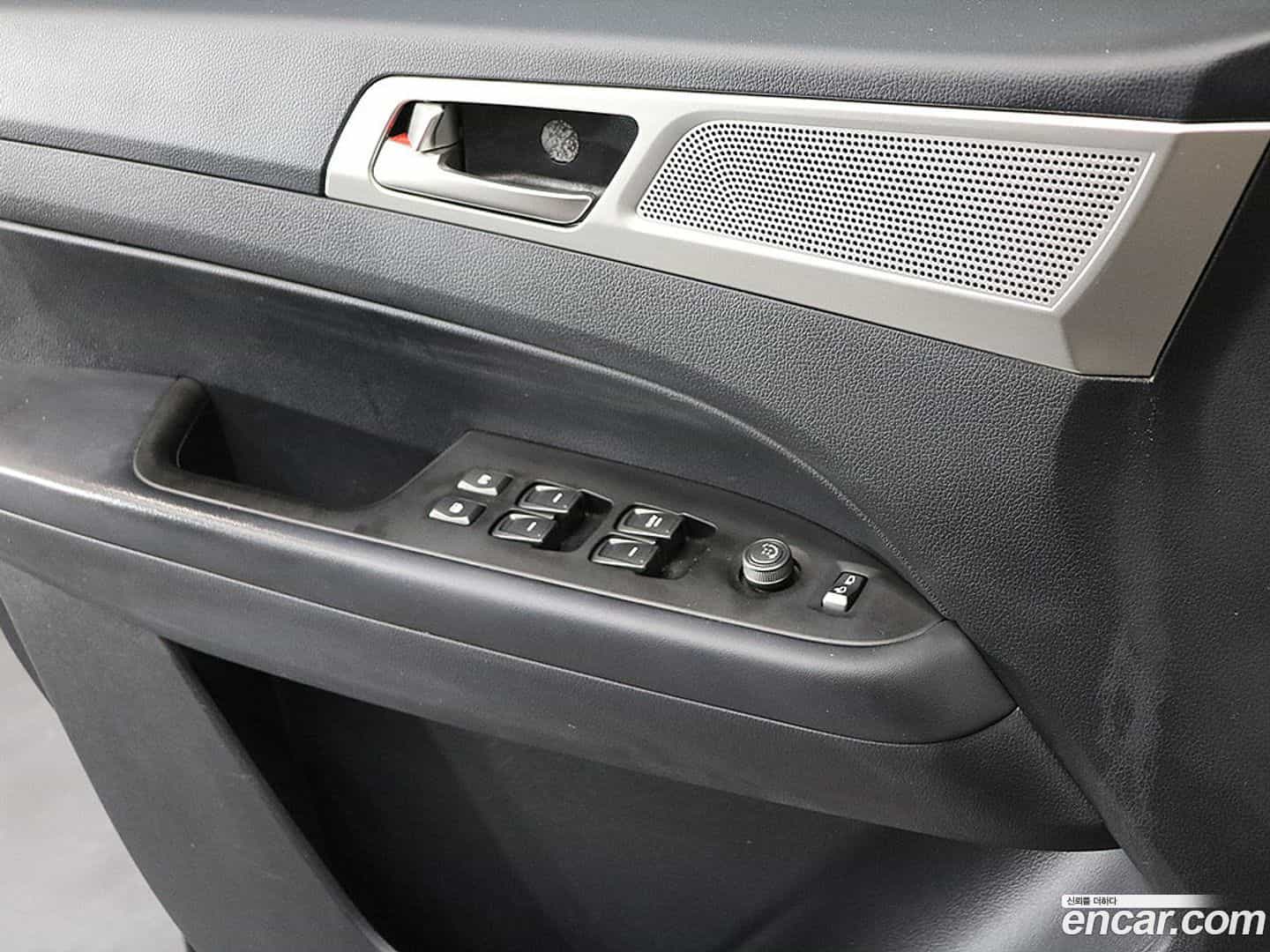 Rexton KG_Mobility_Ssangyong 2019.1-INNER-010