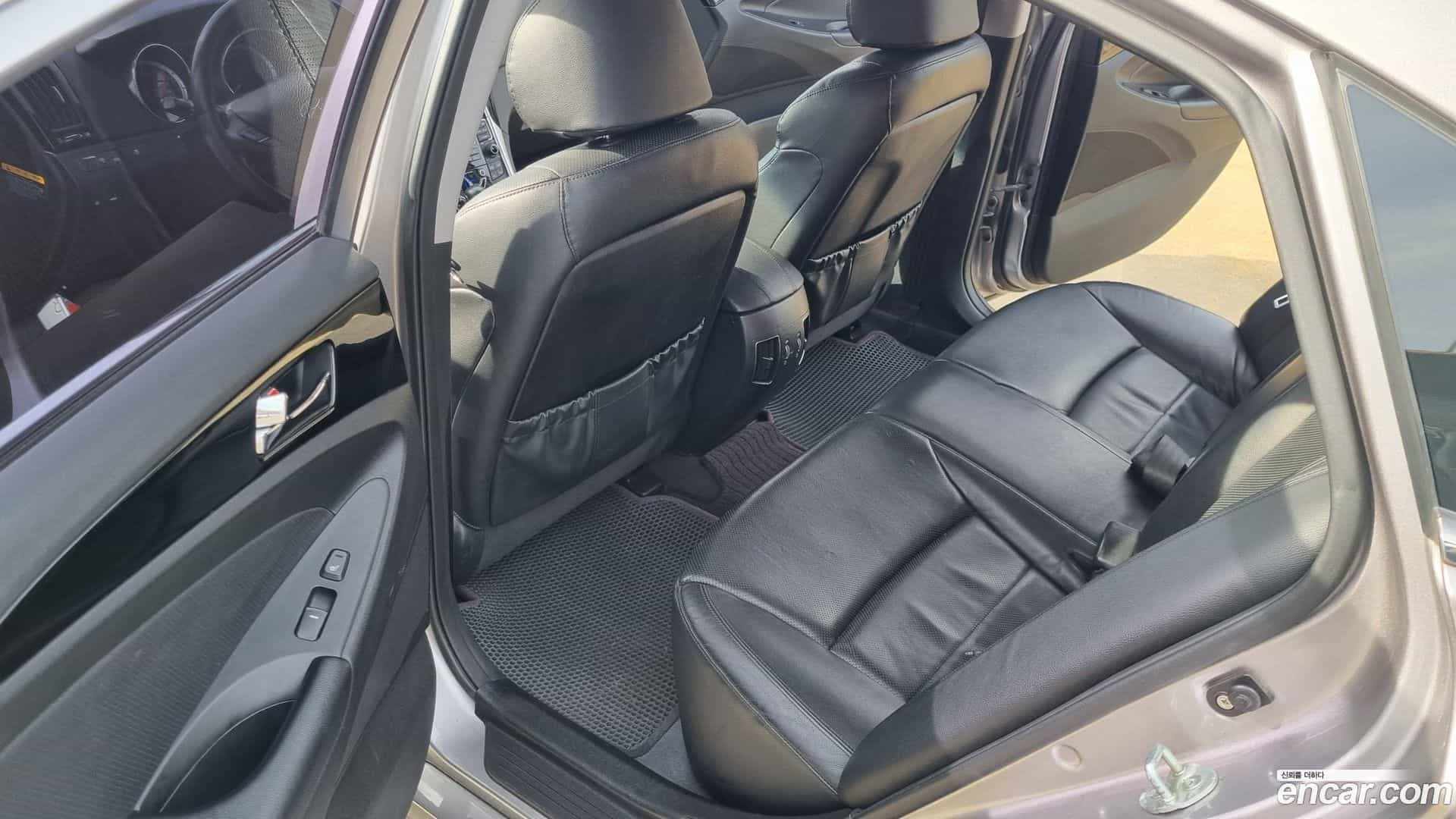 Sonata Hyundai 2010.10-INNER-008