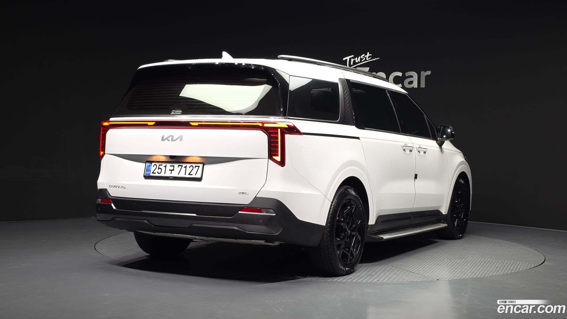 Main__Slider__Photo:Canival Kia 2025.6-1