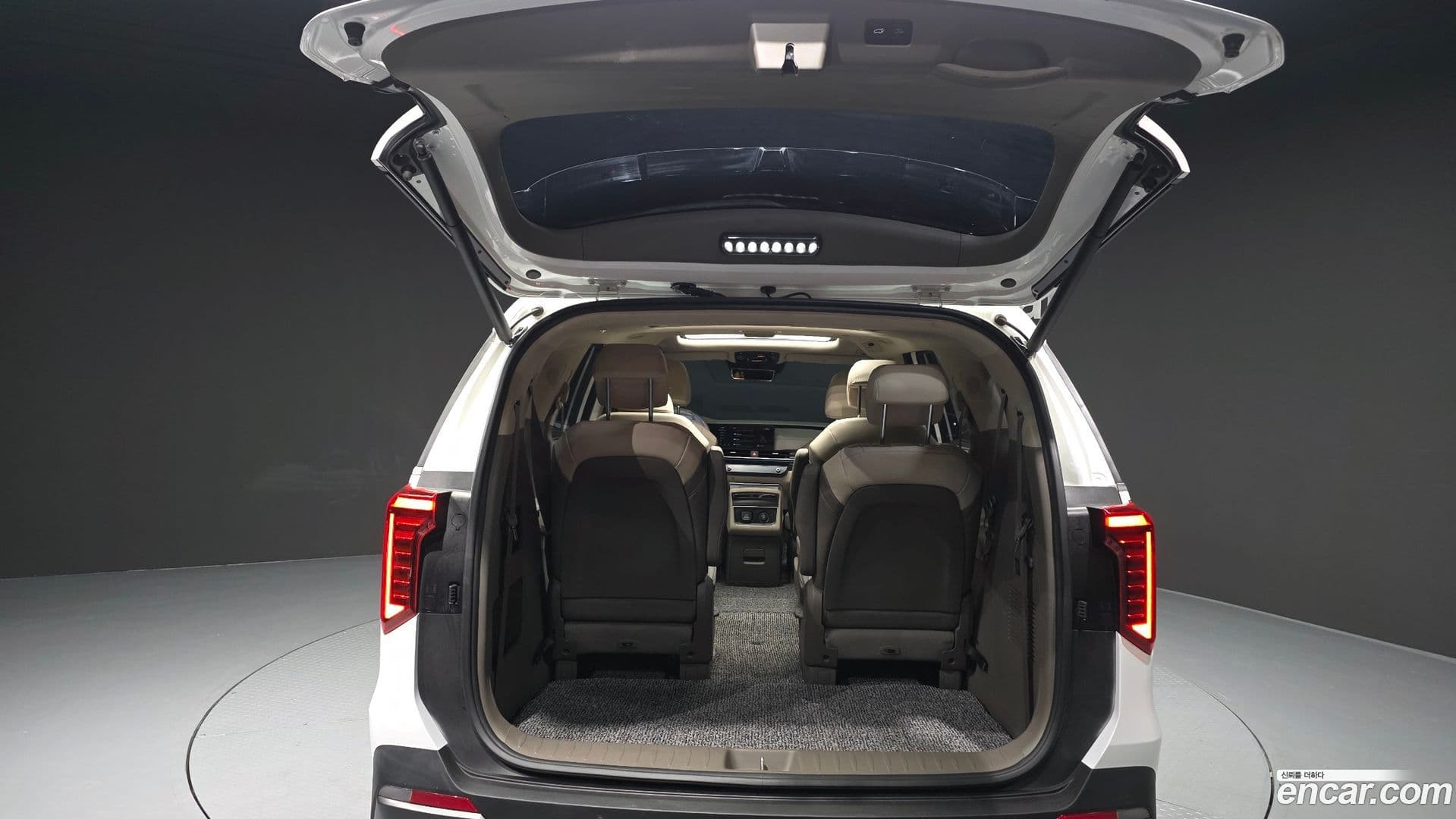 Main__Slider__Photo:Canival Kia 2025.6-19