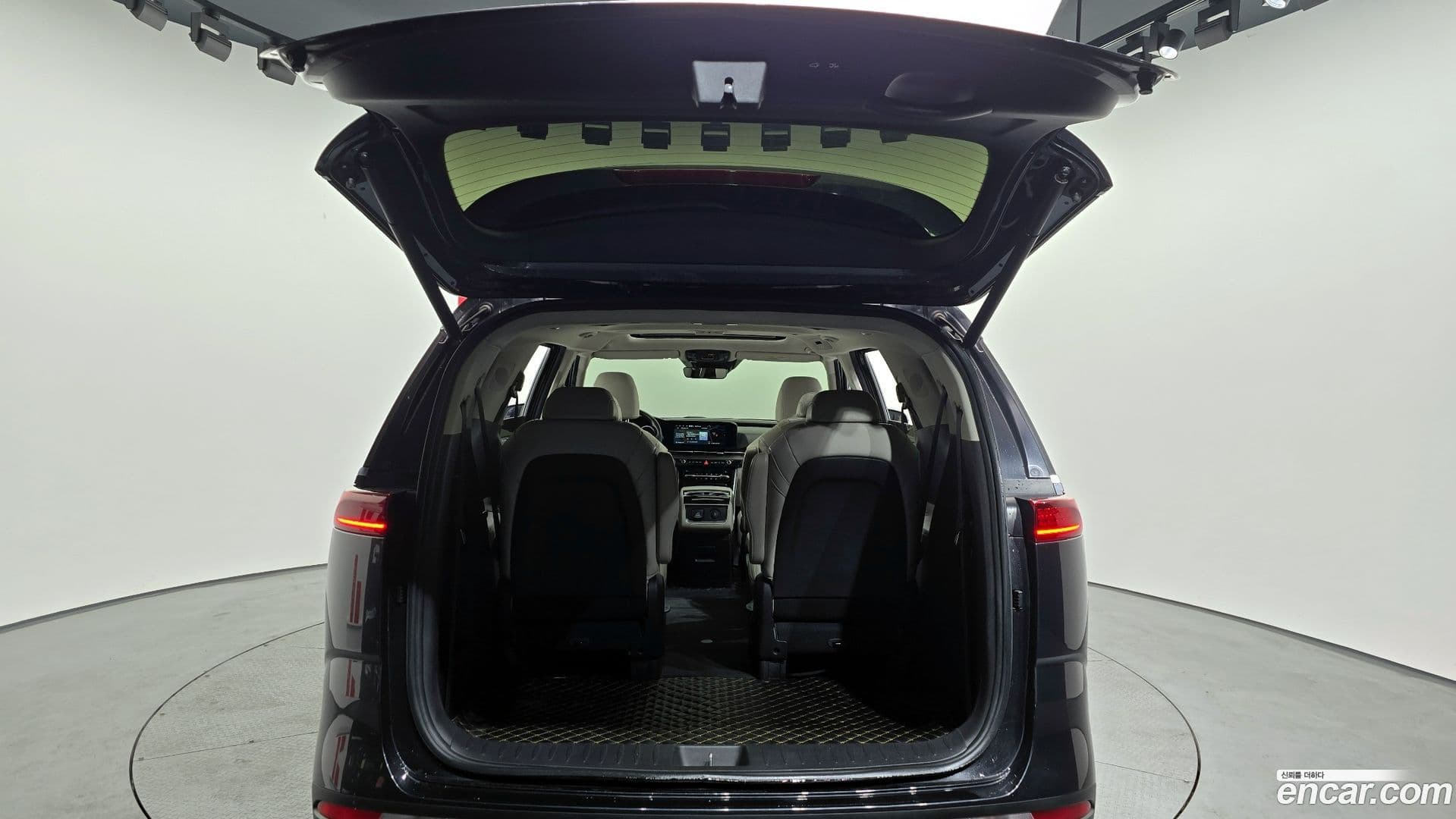 Main__Slider__Photo:Canival Kia 2020.7-19