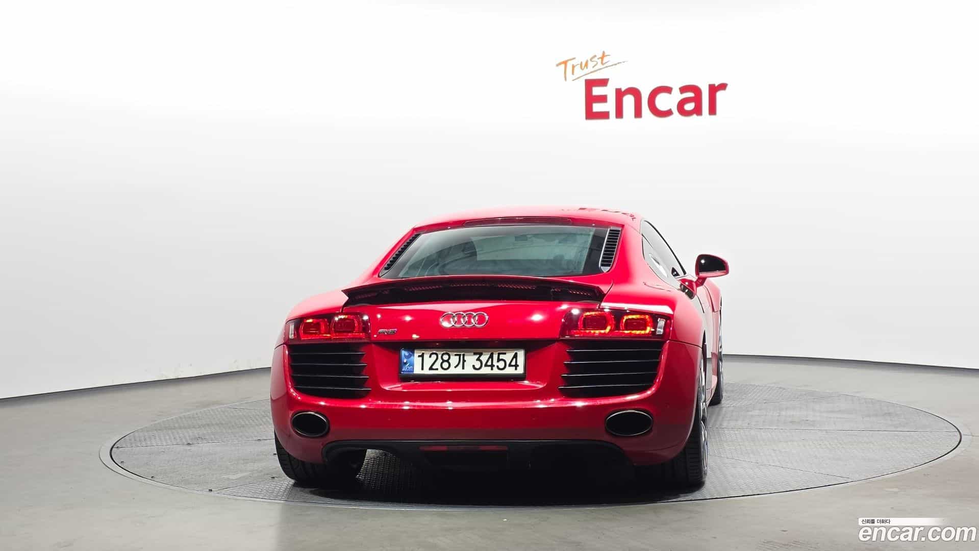 R8 Audi 2009.2-OUTER-004