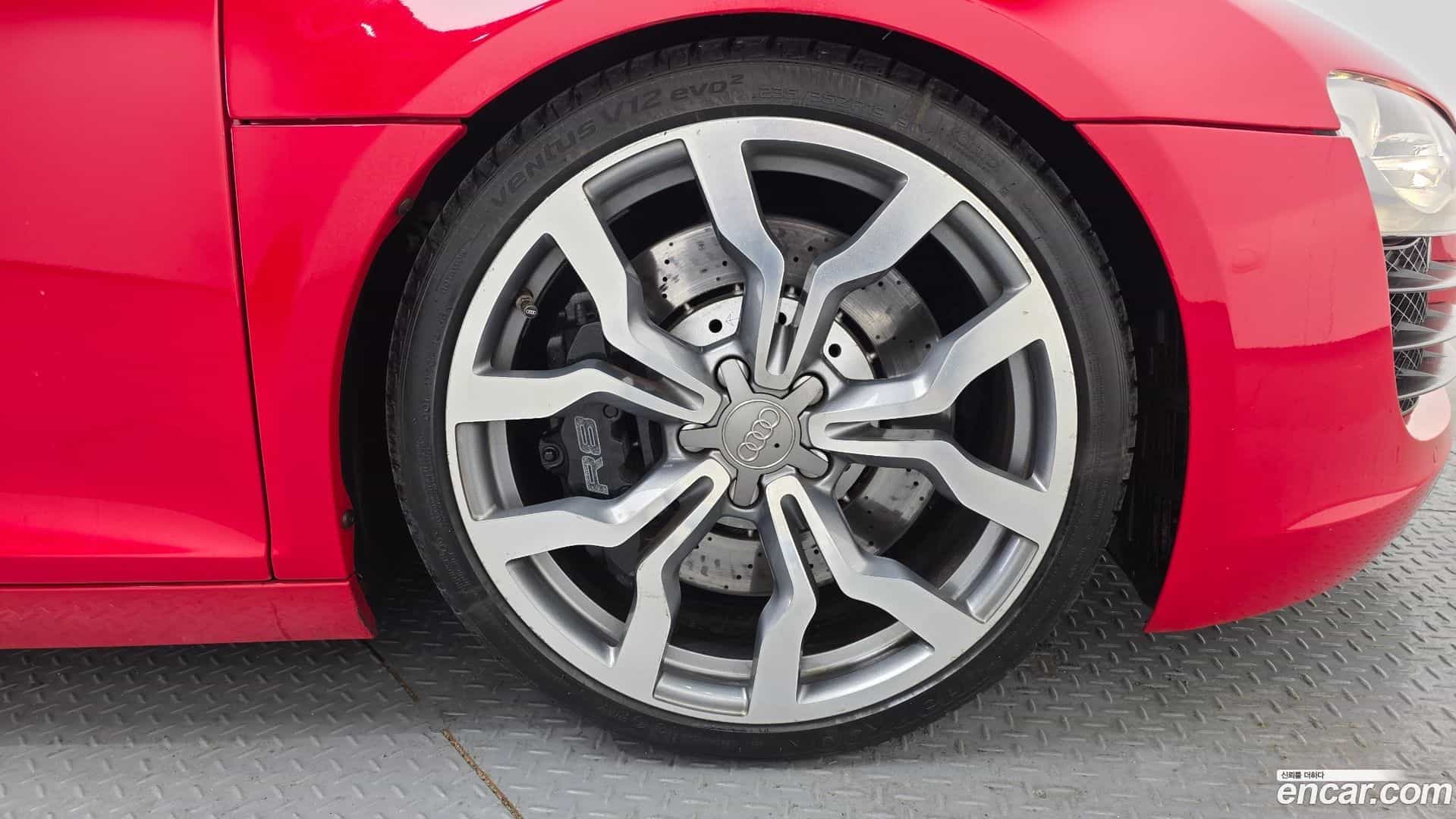 R8 Audi 2009.2-OUTER-005