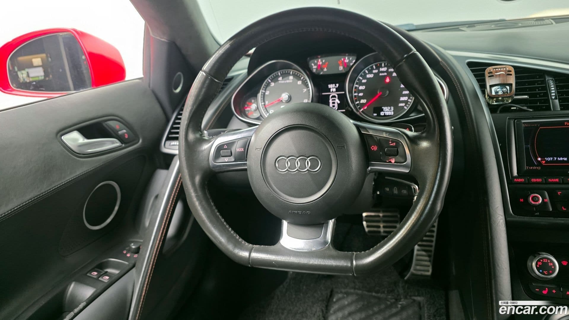 Main__Slider__Photo:R8 Audi 2009.2-12