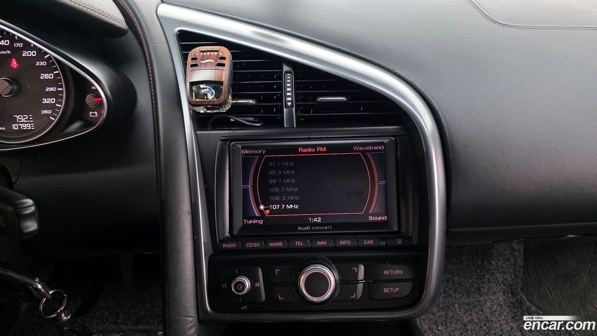 Main__Slider__Photo:R8 Audi 2009.2-13