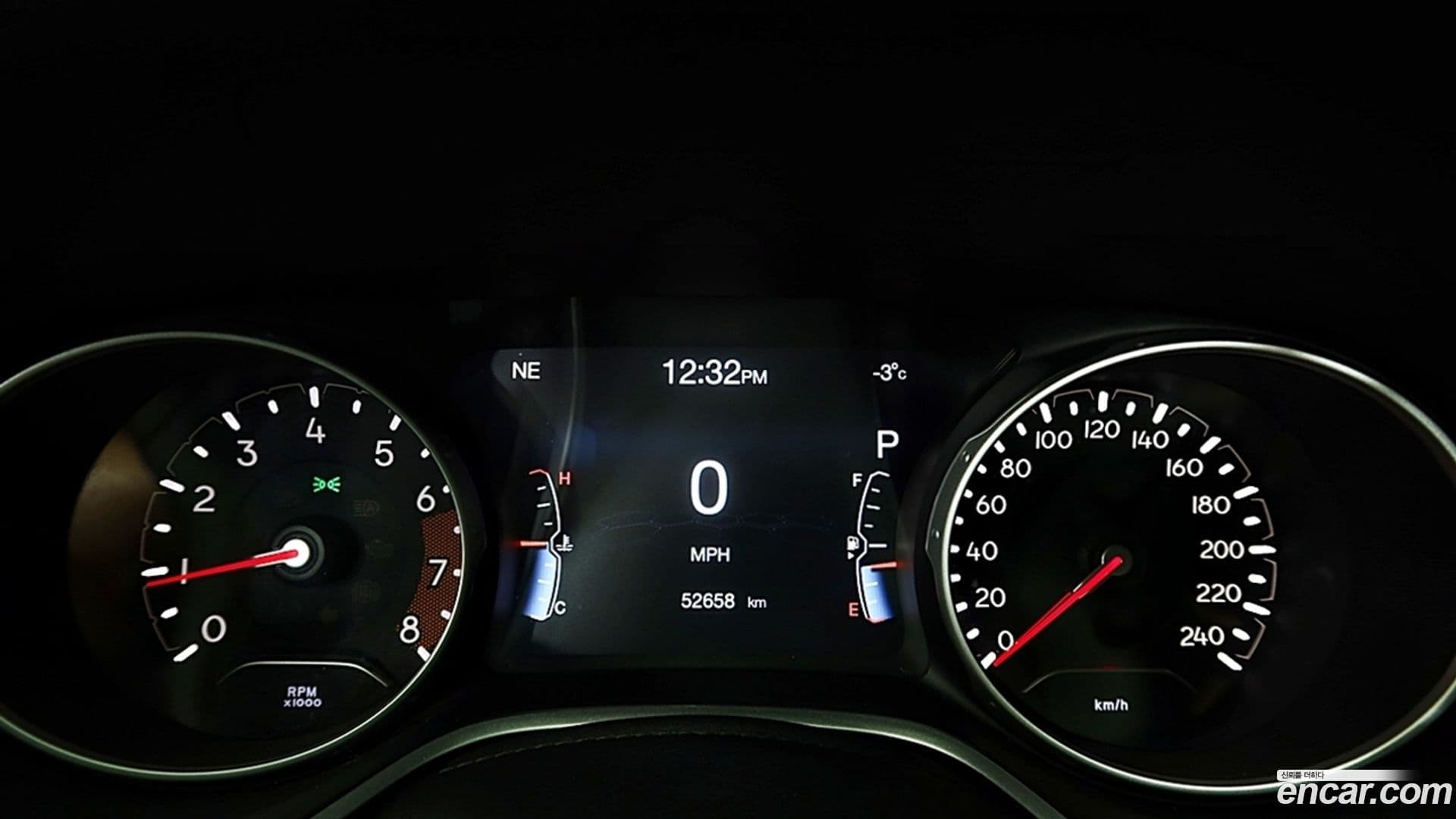 Main__Slider__Photo:Compass Jeep 2019.2-14