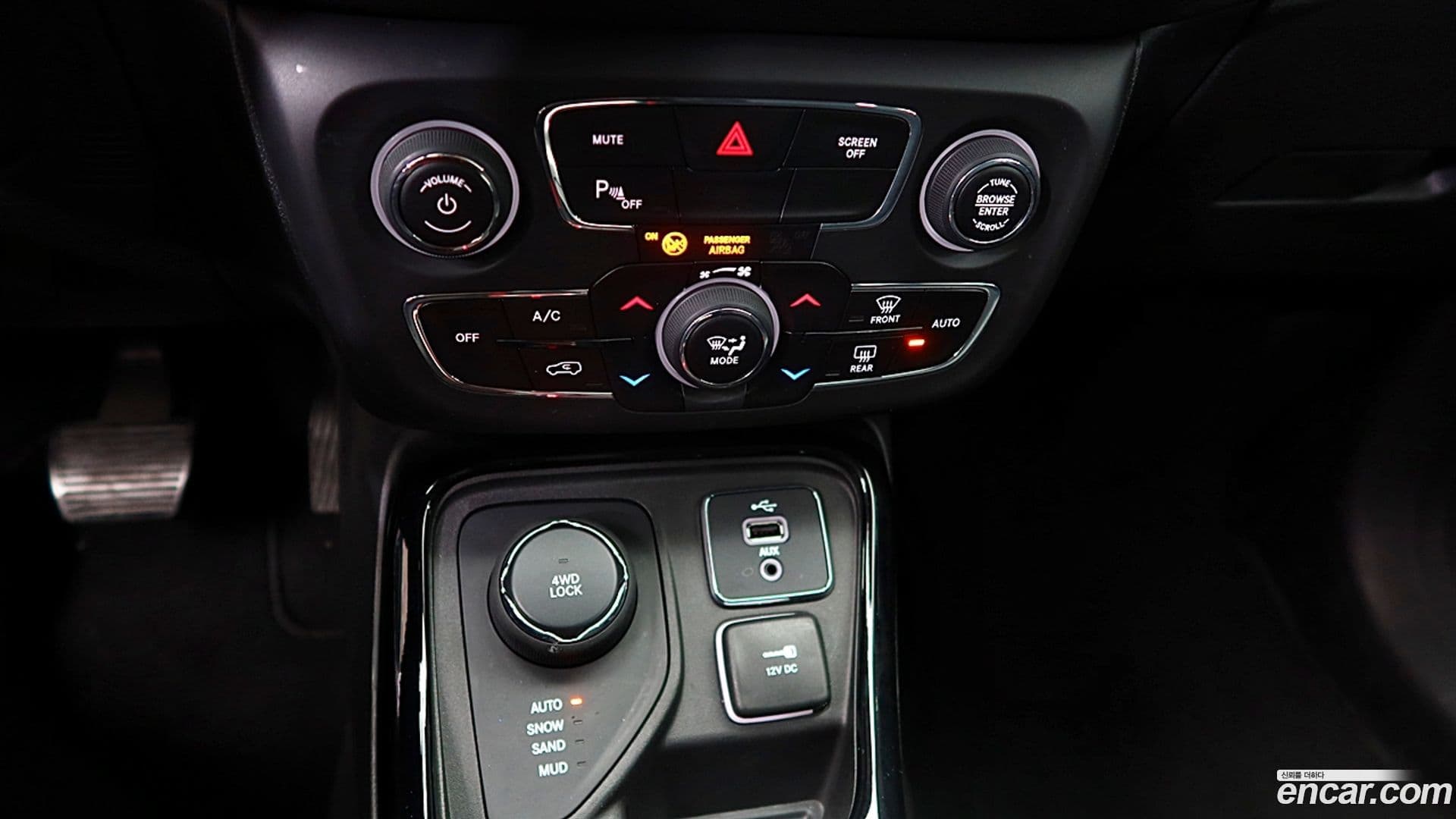 Main__Slider__Photo:Compass Jeep 2019.2-17