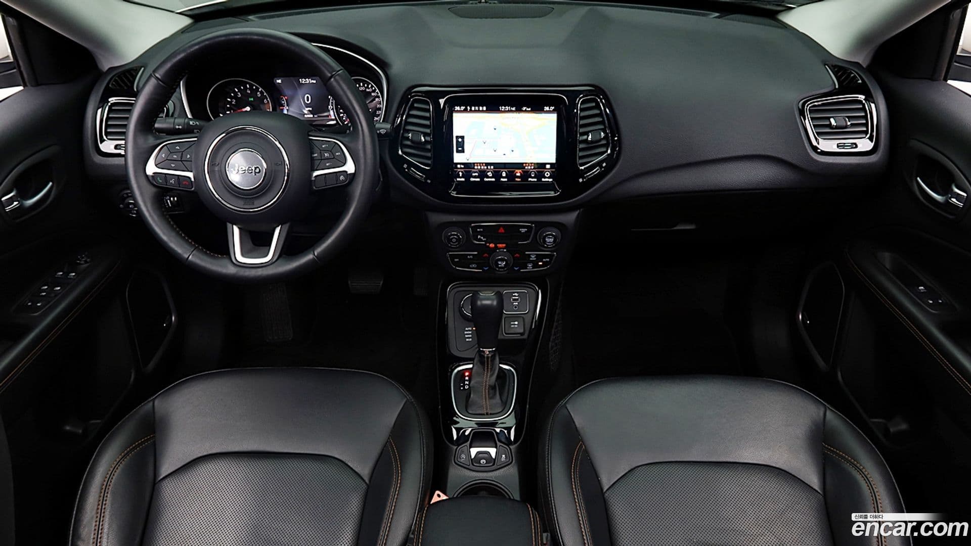 Main__Slider__Photo:Compass Jeep 2019.2-19