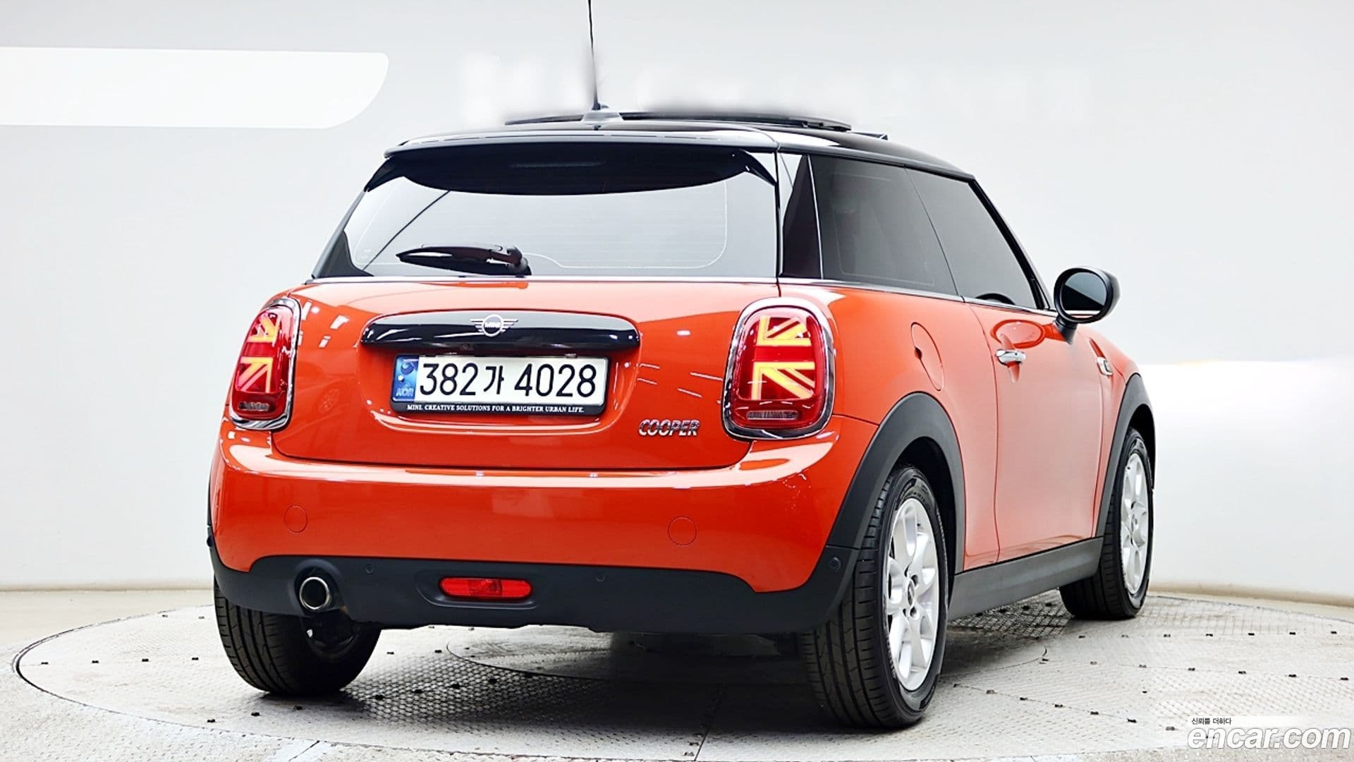 Main__Slider__Photo:Cooper Mini 2021.3-2