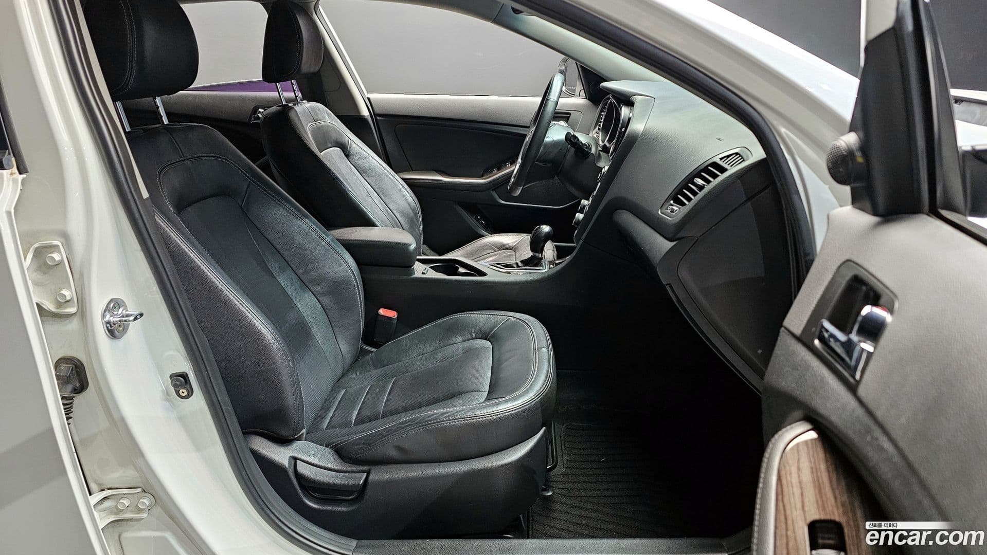 Main__Slider__Photo:K5 Kia 2012.0-10