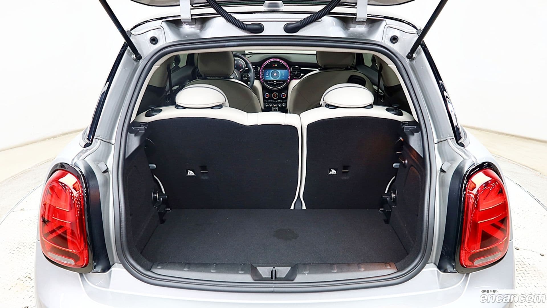 Main__Slider__Photo:Cooper Mini 2023.3-4