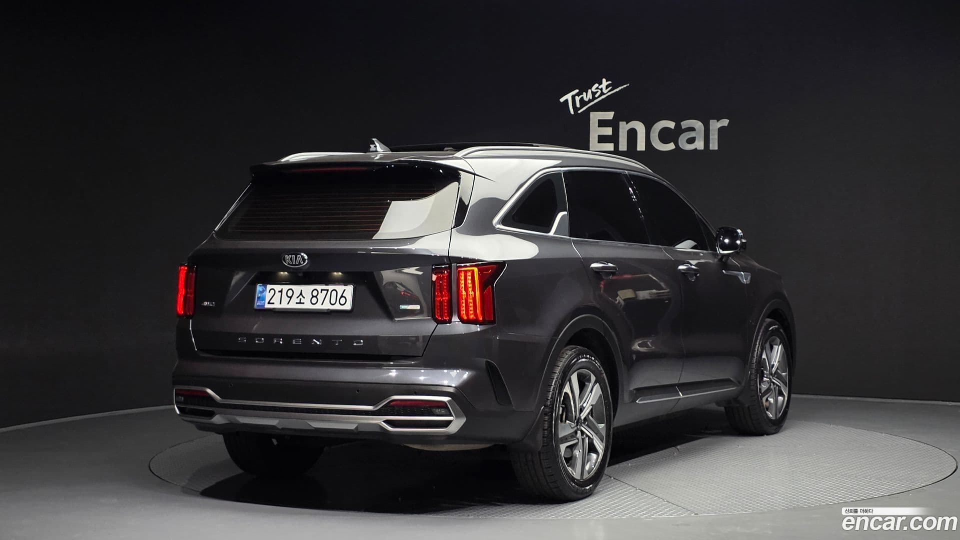 Main__Slider__Photo:Sorento Kia 2021.2-1