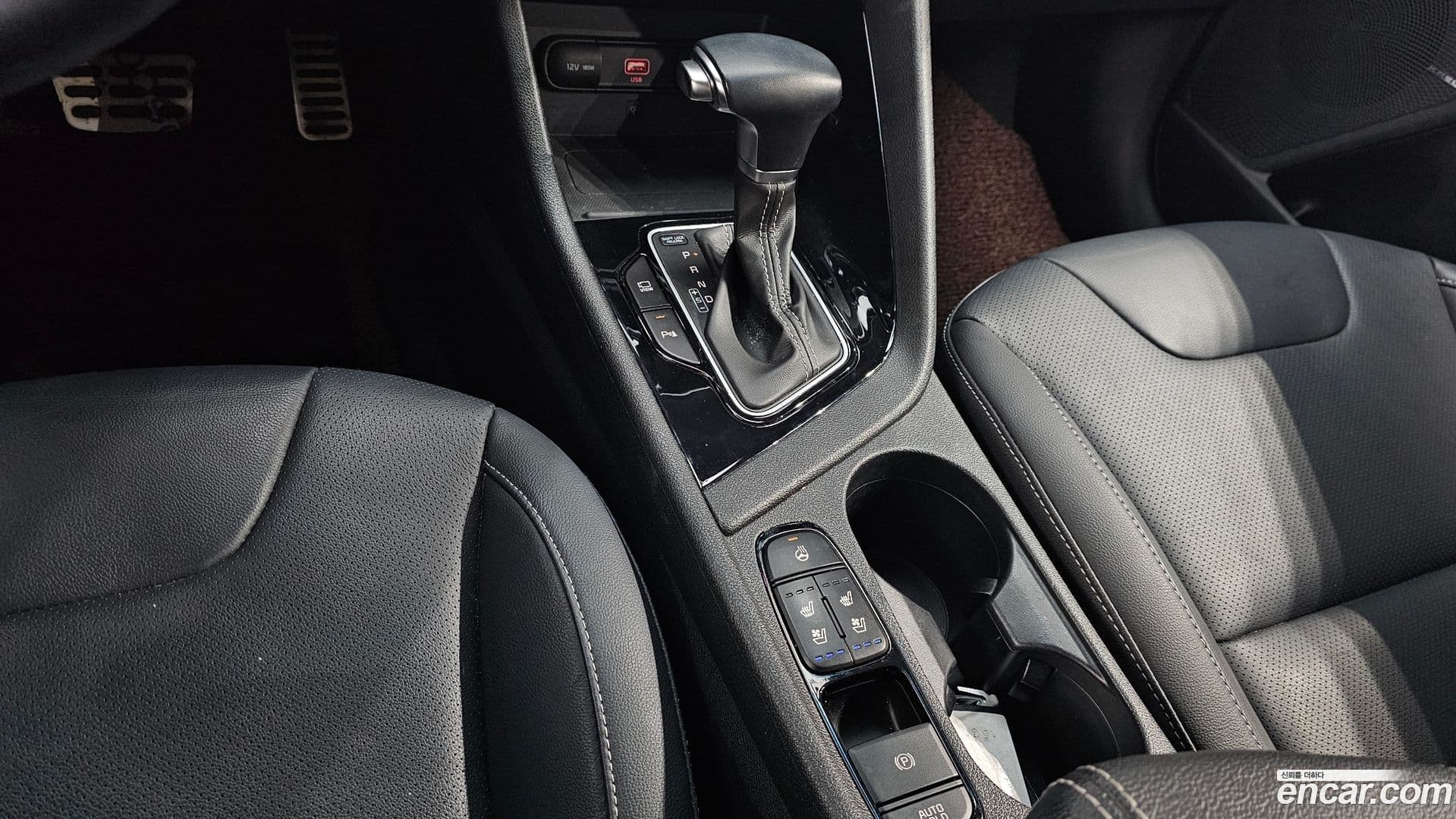 Main__Slider__Photo:Niro Kia 2020.1-8