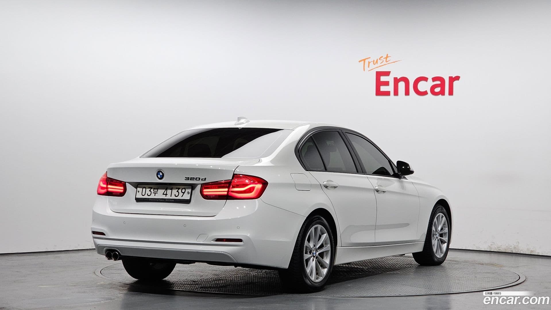 Main__Slider__Photo:3-Series BMW 2017.4-1