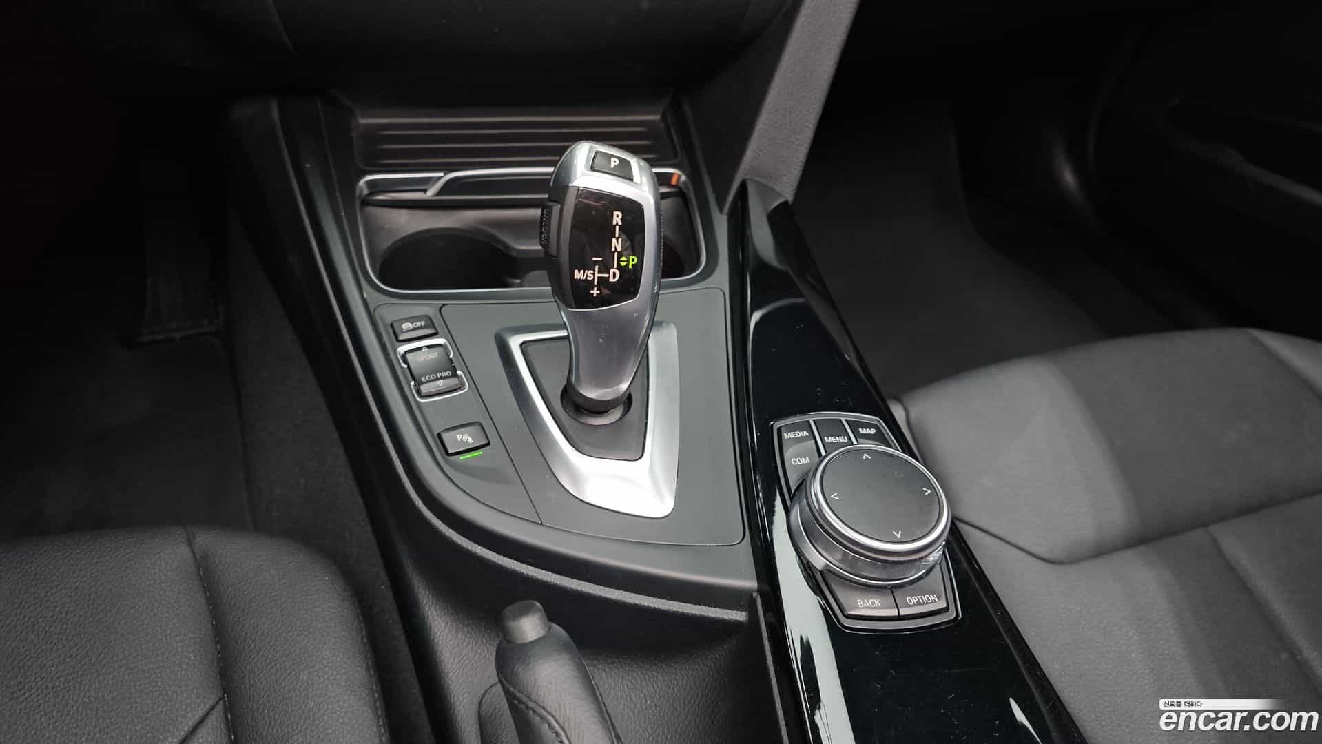 3-Series BMW 2017.4-INNER-009