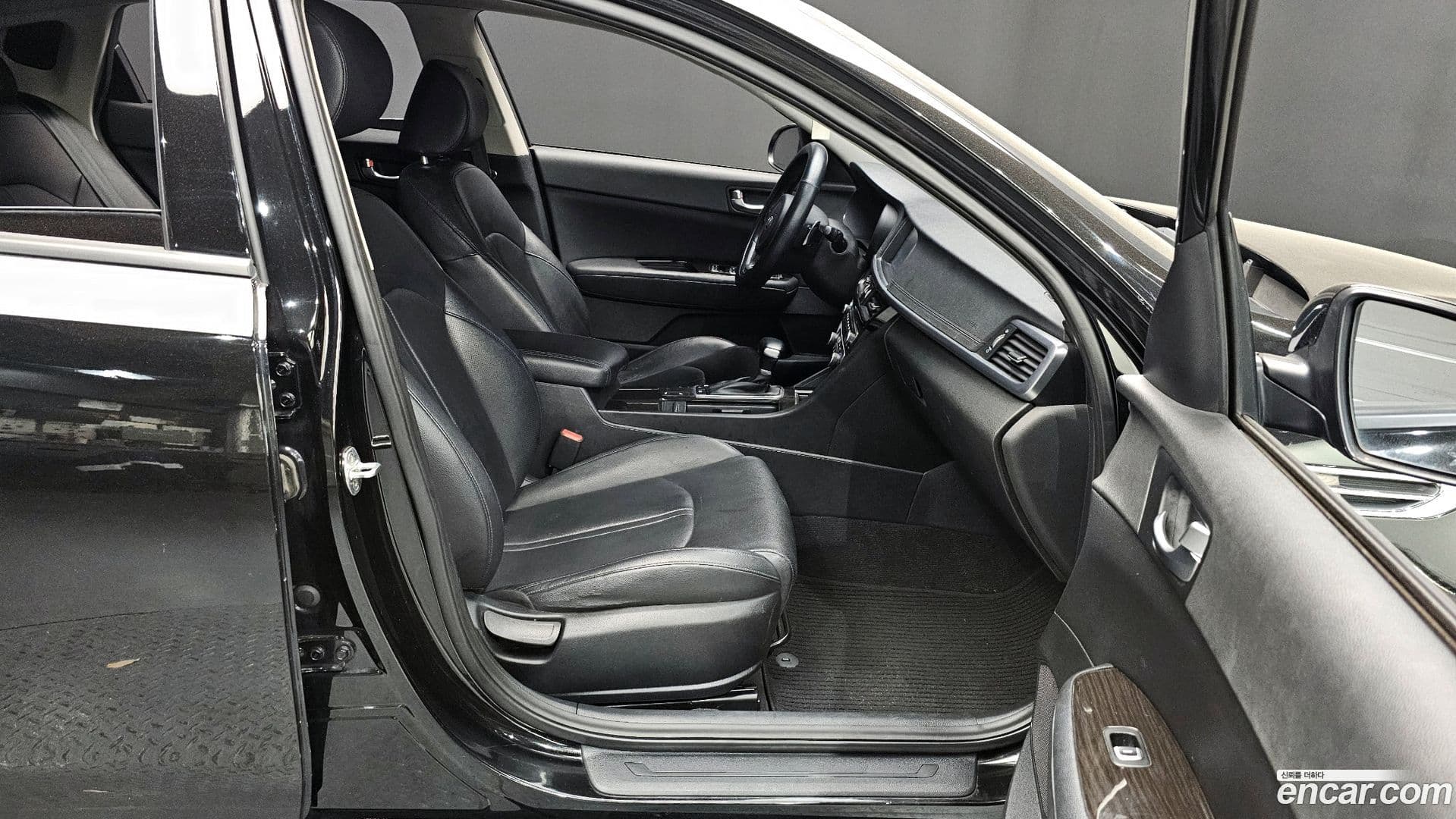 Main__Slider__Photo:K5 Kia 2016.10-10