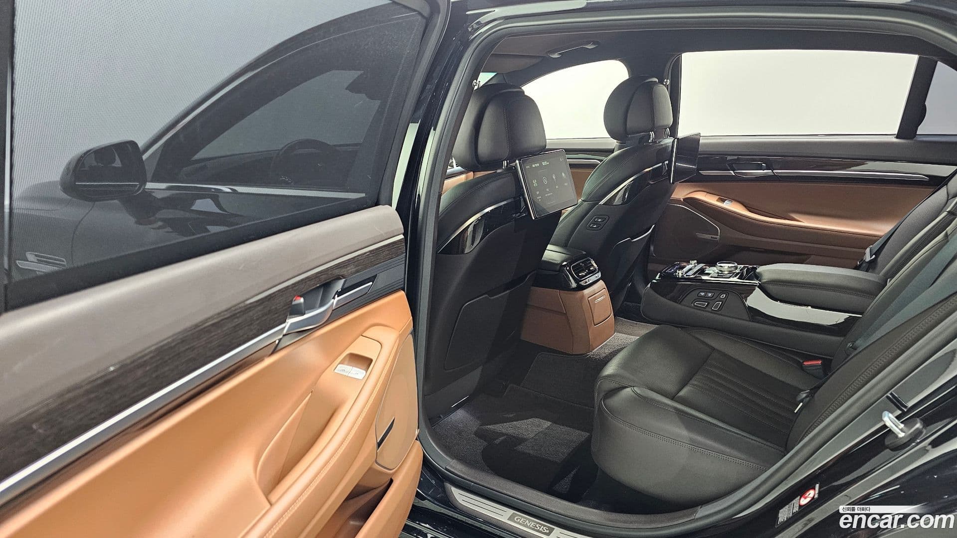 Main__Slider__Photo:G90 Genesis 2020.2-10