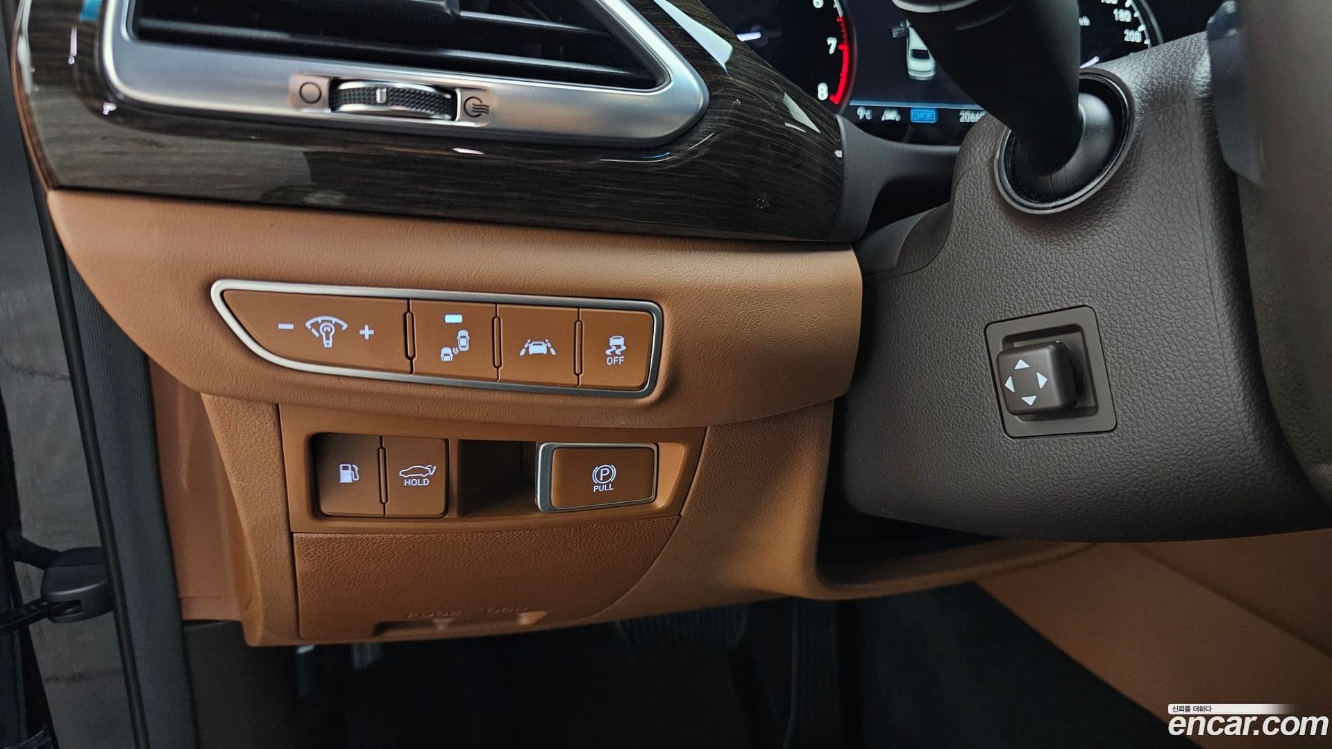 Main__Slider__Photo:G90 Genesis 2020.2-12