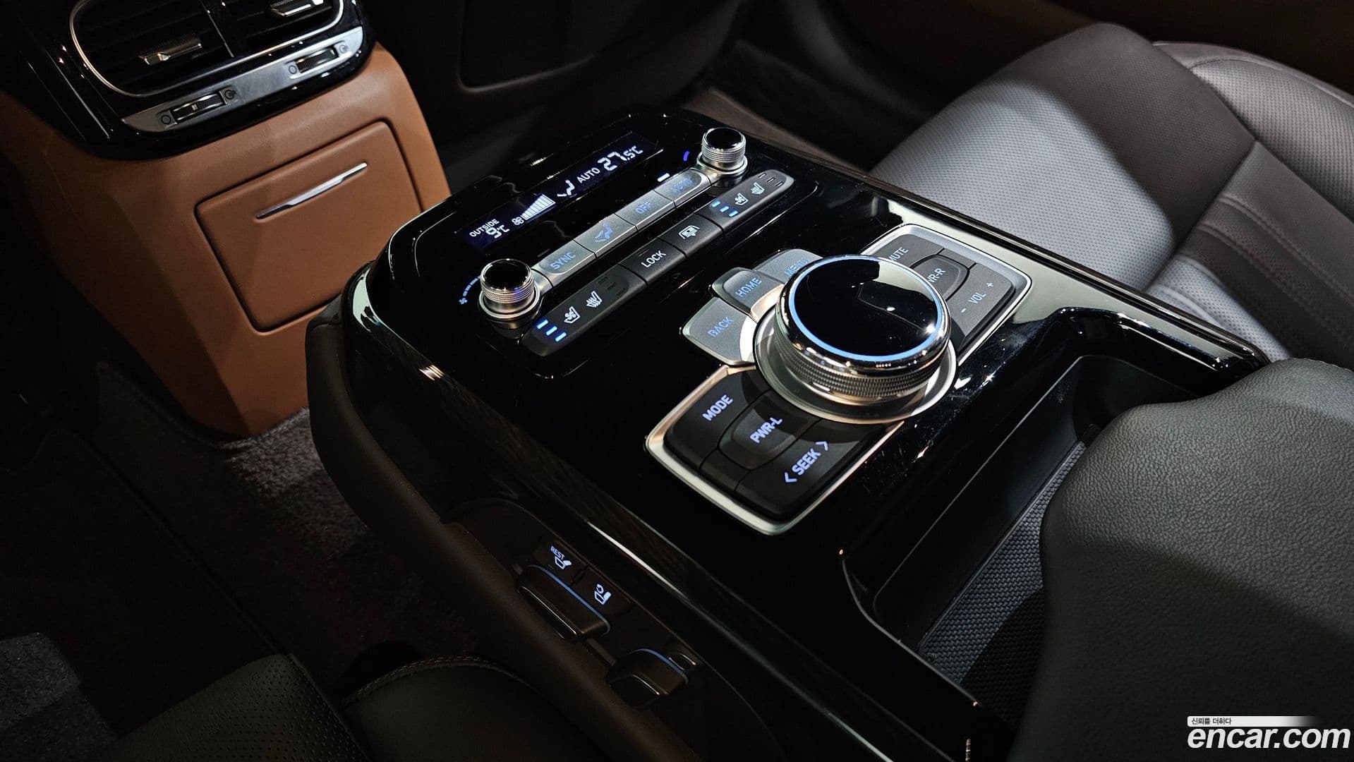 Main__Slider__Photo:G90 Genesis 2020.2-18