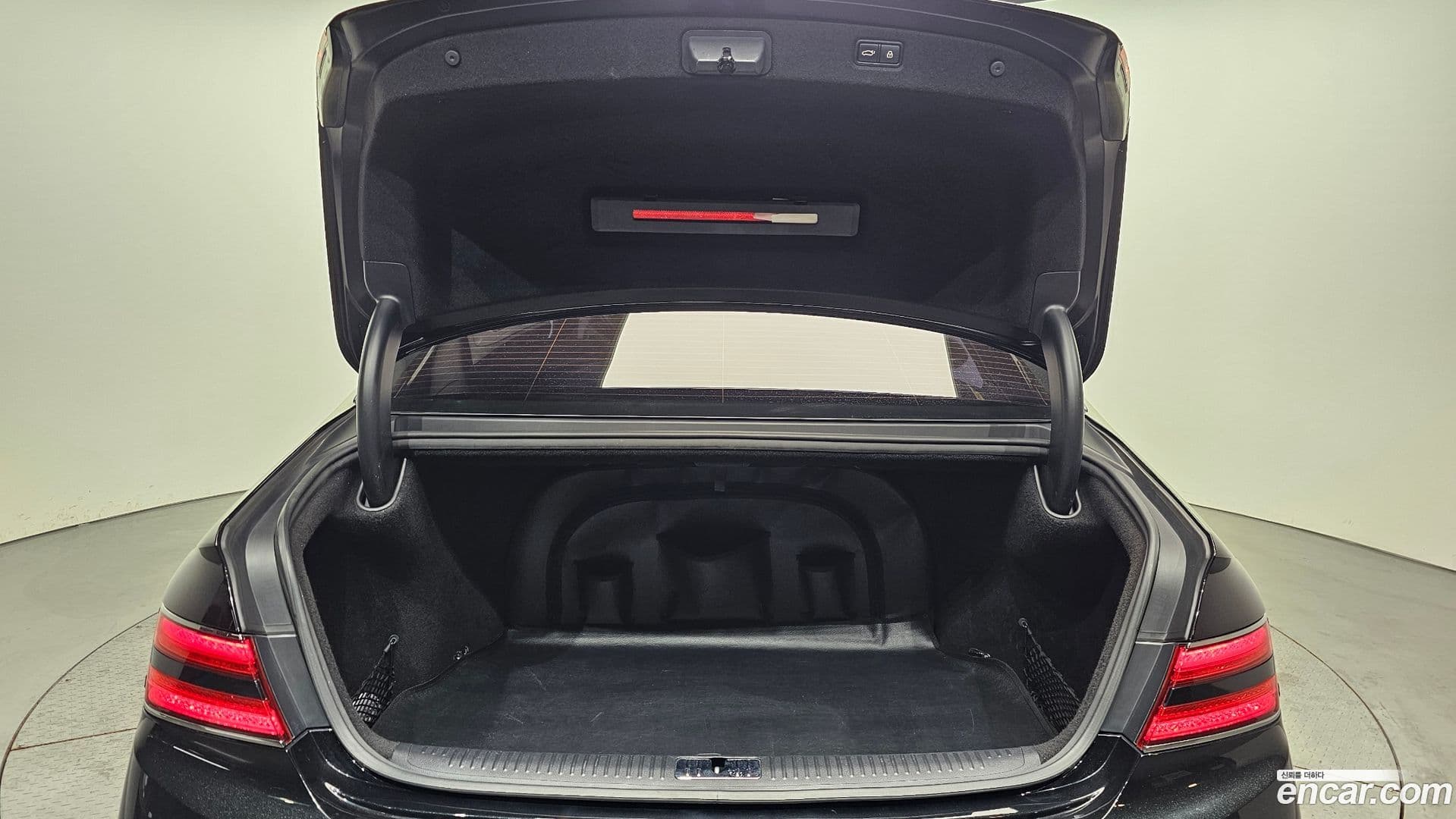 Main__Slider__Photo:G90 Genesis 2020.2-19