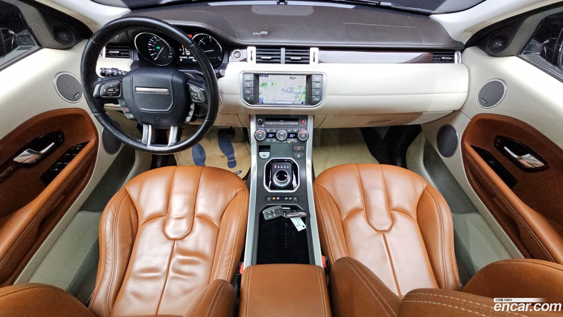 Main__Slider__Photo:Range Rover Evoque Land Rover 2013.8-6