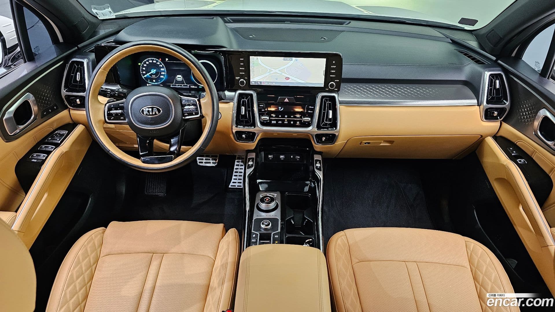 Main__Slider__Photo:Sorento Kia 2021.4-6