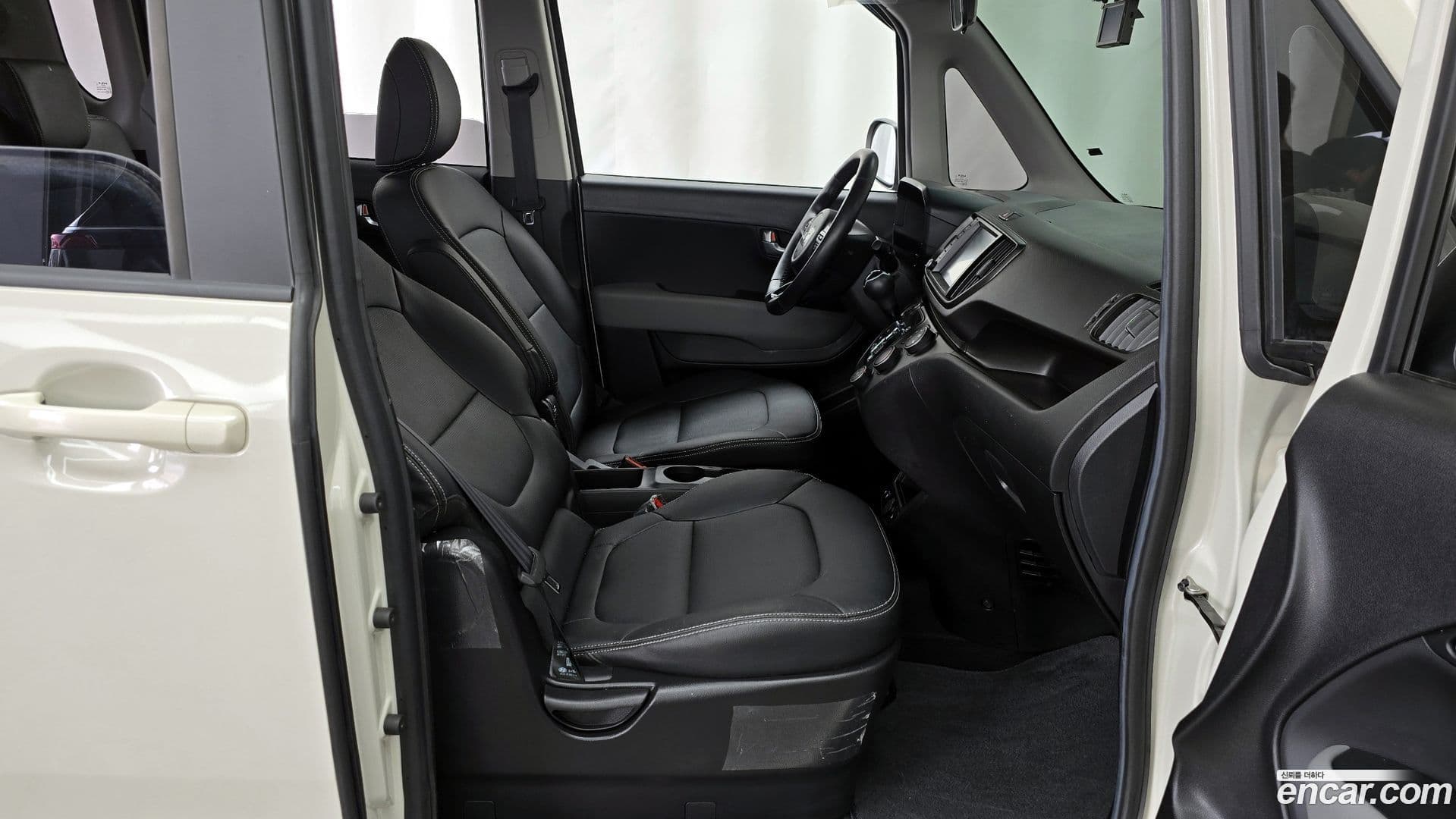 Main__Slider__Photo:RAY Kia 2024.3-10