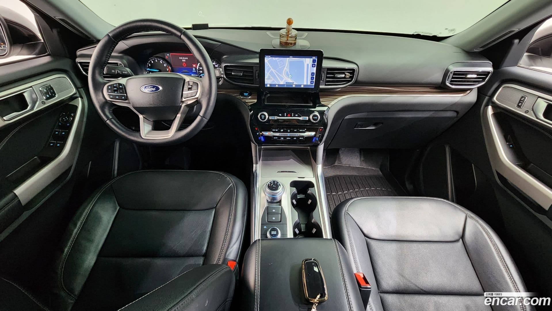 Main__Slider__Photo:Explorer Ford 2023.10-6