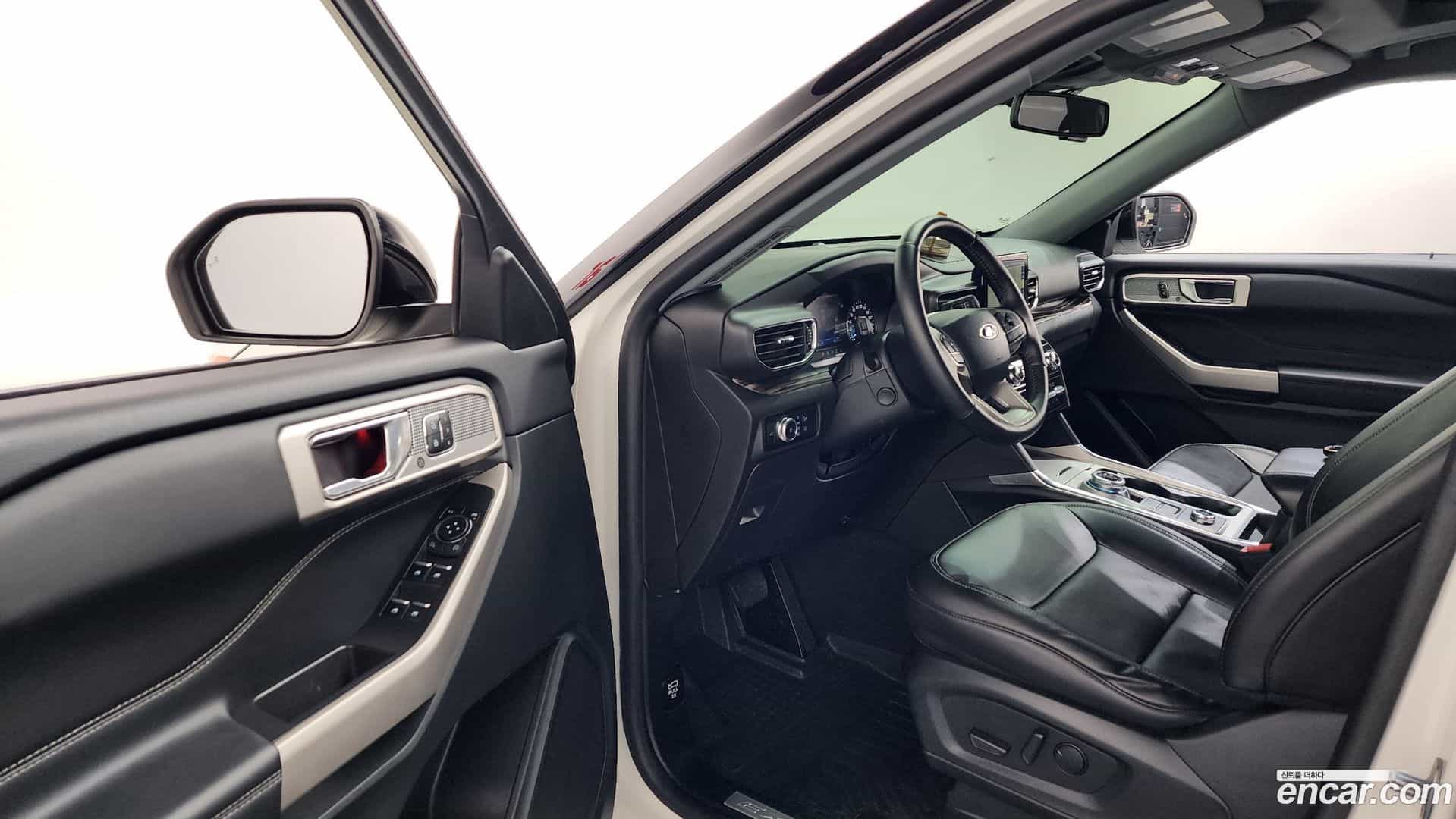 Explorer Ford 2023.10-INNER-010