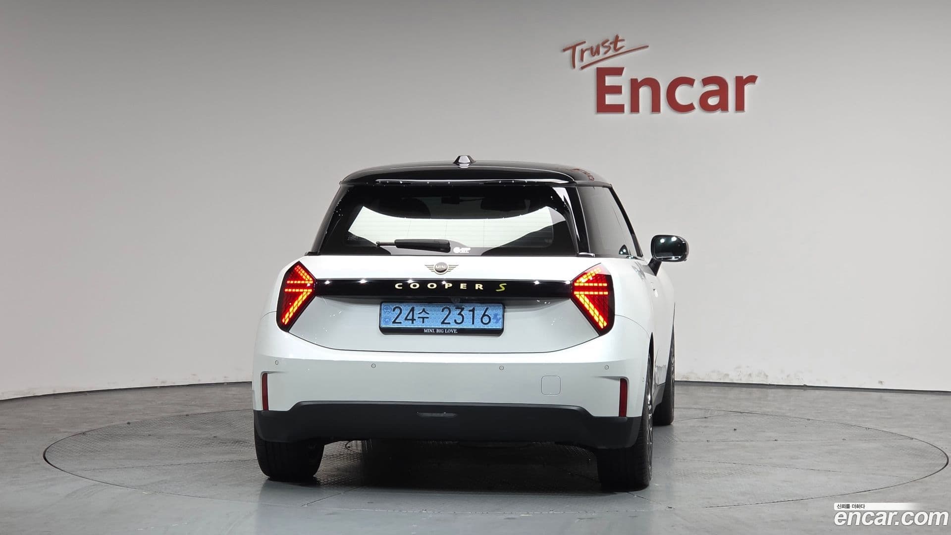 Main__Slider__Photo:Cooper Mini 2024.11-3