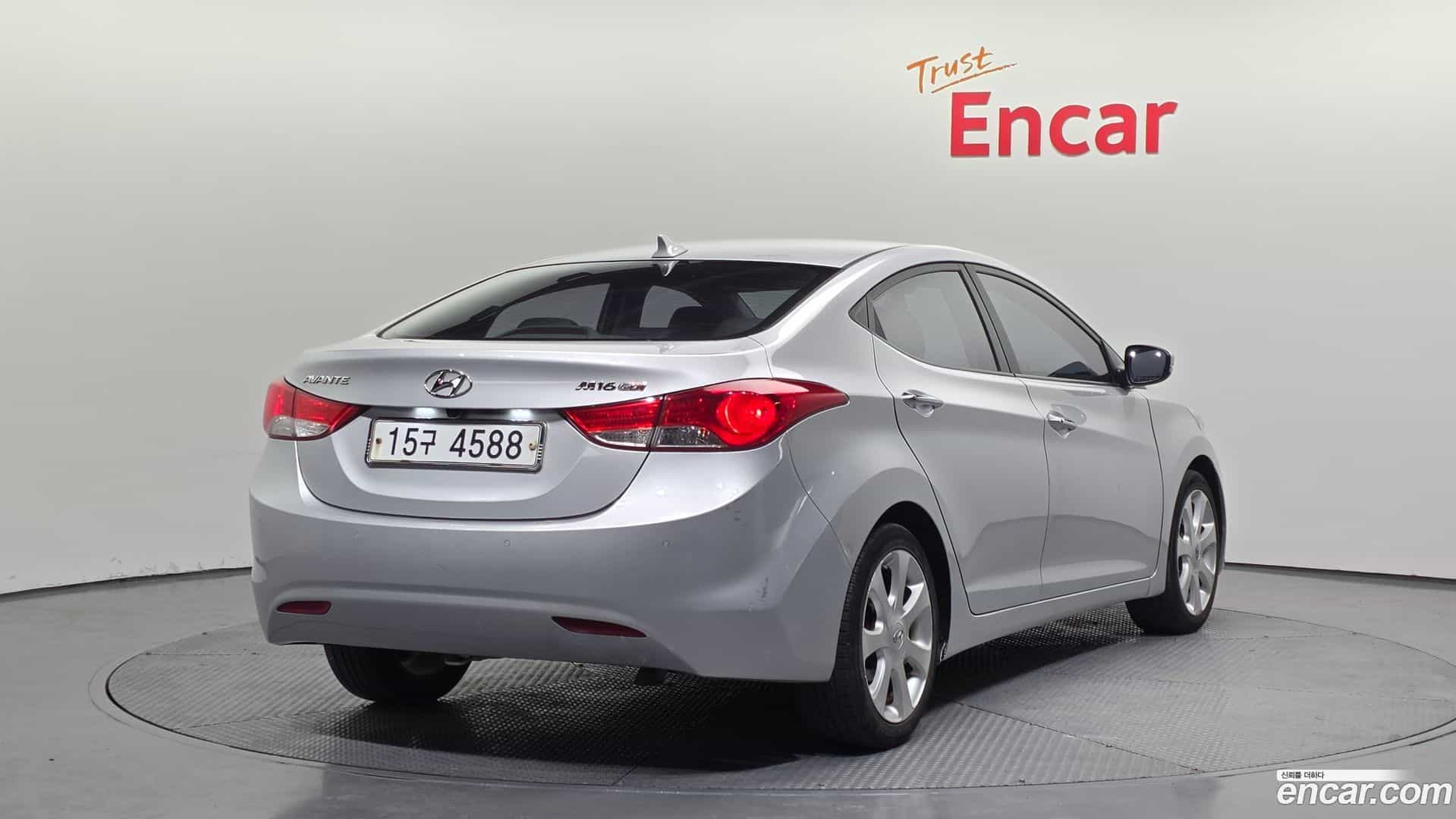 AVANTE Hyundai 2010.8-OUTER-002