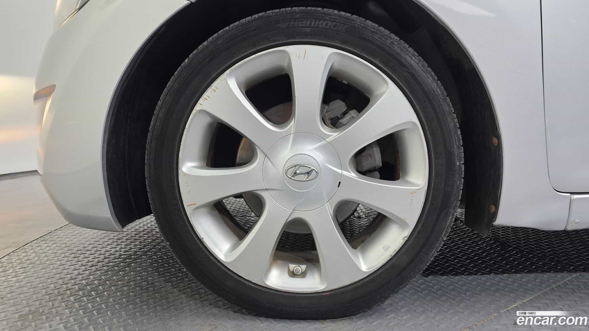 AVANTE Hyundai 2010.8-OUTER-005