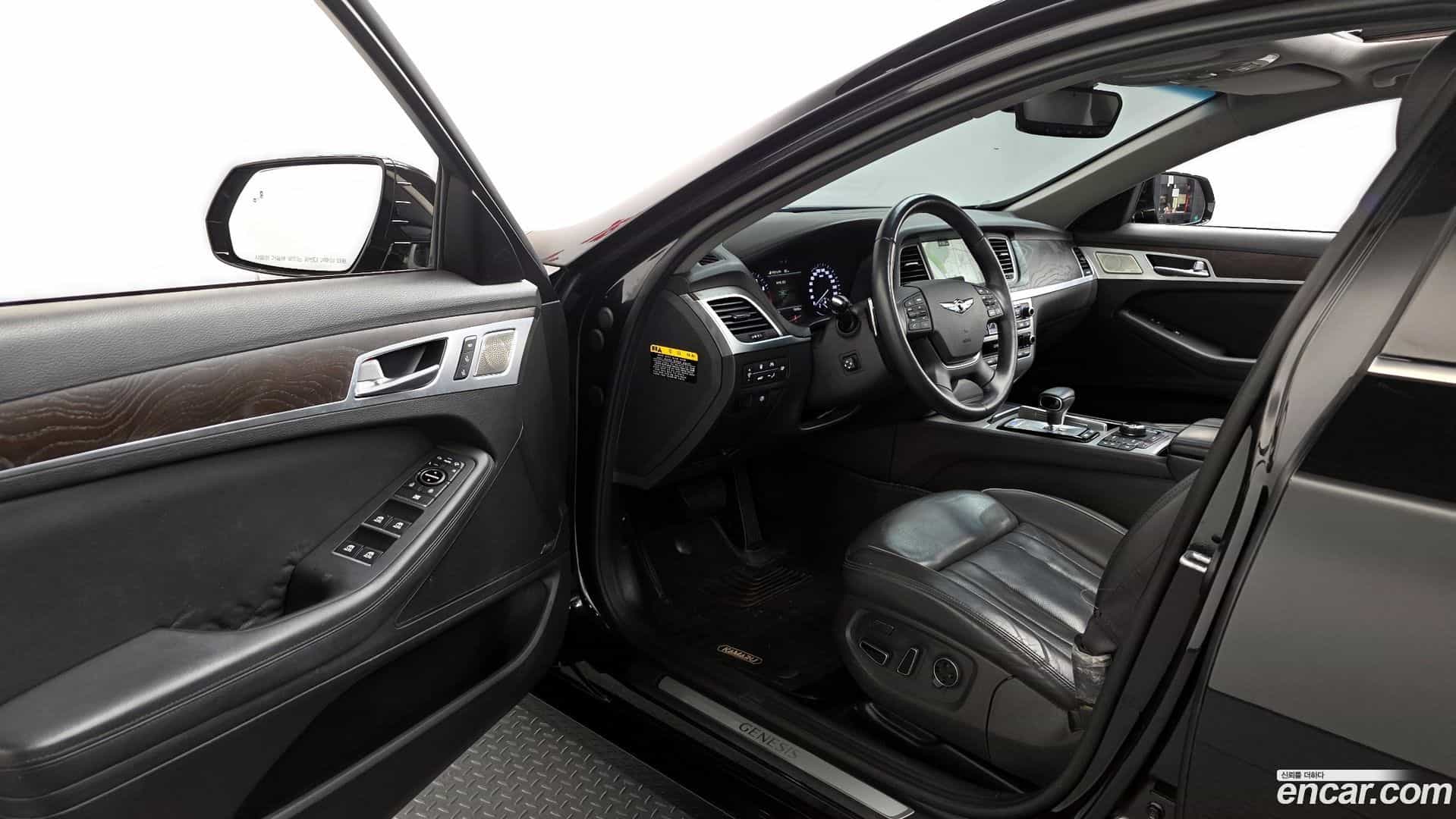 G80 Genesis 2019.1-INNER-010