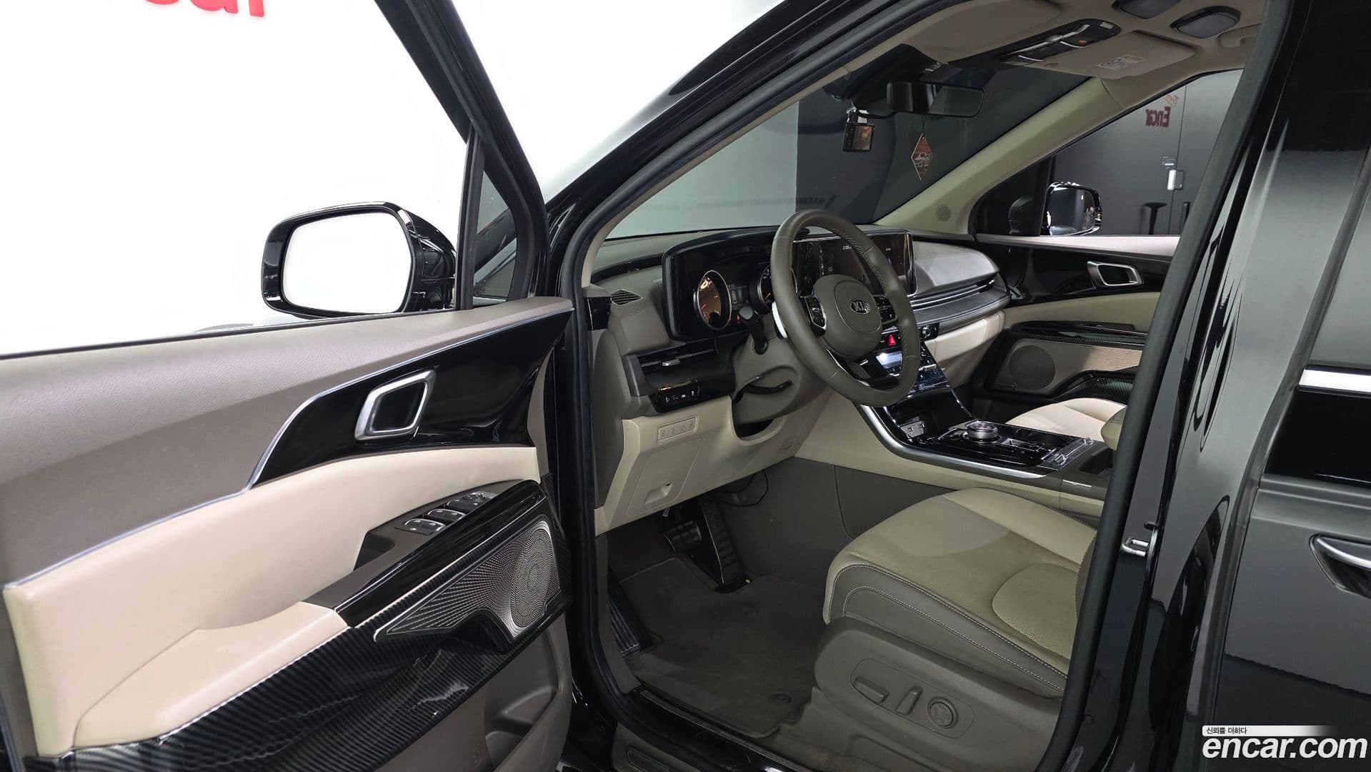 Main__Slider__Photo:Canival Kia 2020.9-9