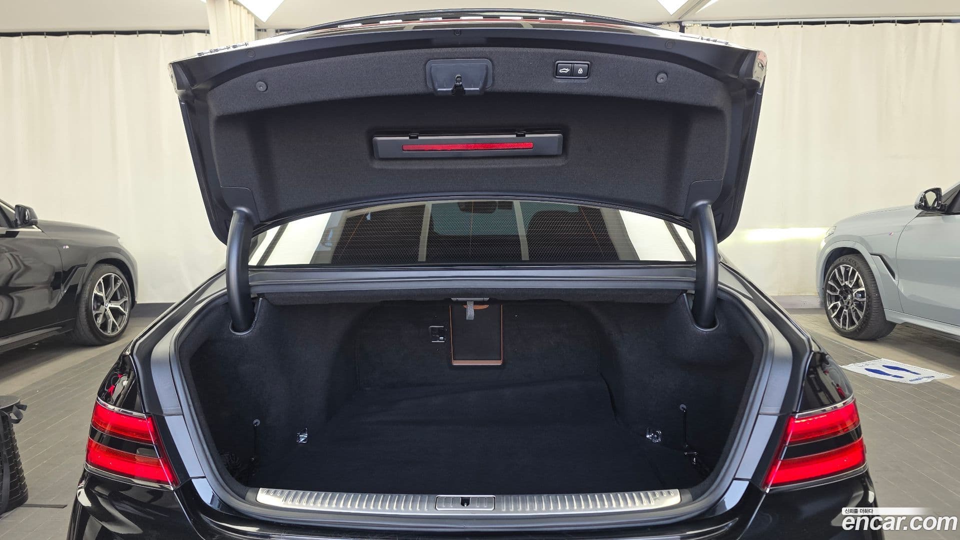 Main__Slider__Photo:G90 Genesis 2021.1-17