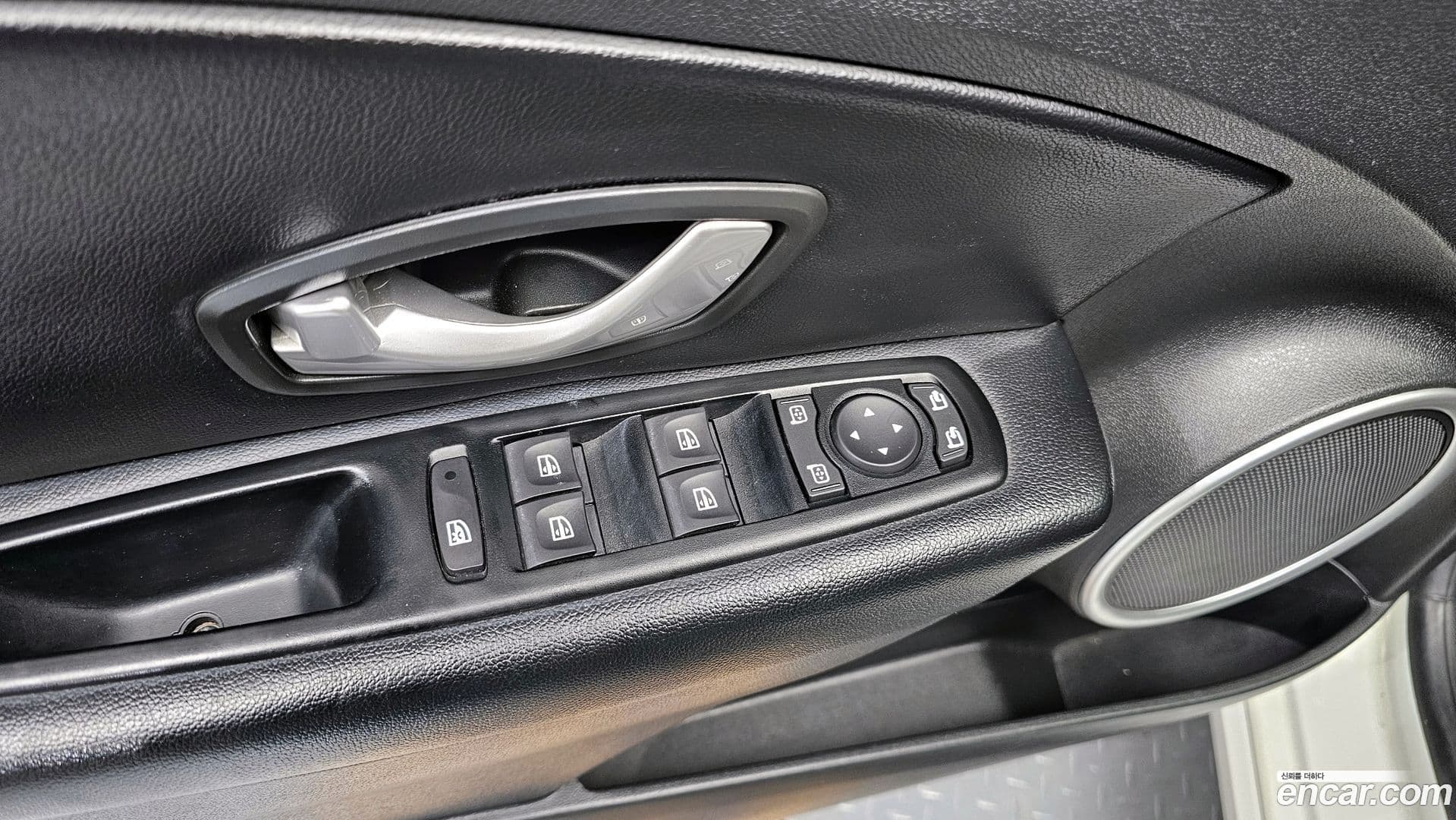 Main__Slider__Photo:SM3 Renault-KoreaSamsung 2016.0-13