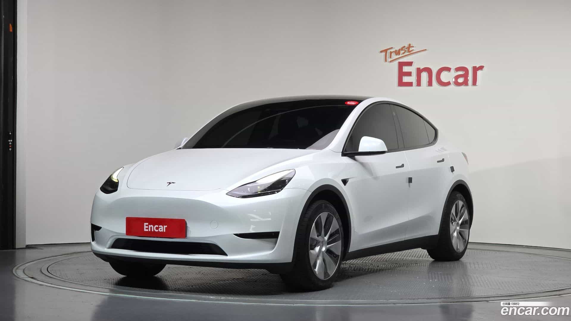 Model Y Tesla 2023.7-OUTER-001