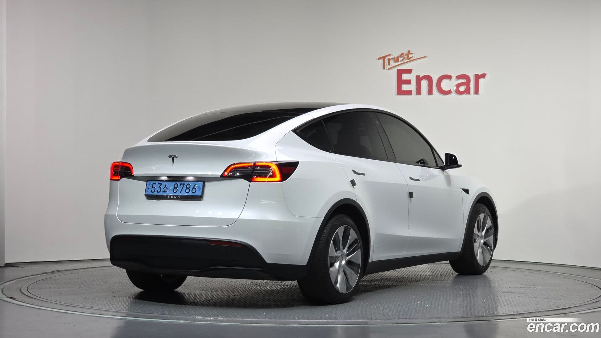 Main__Slider__Photo:Model Y Tesla 2023.7-1