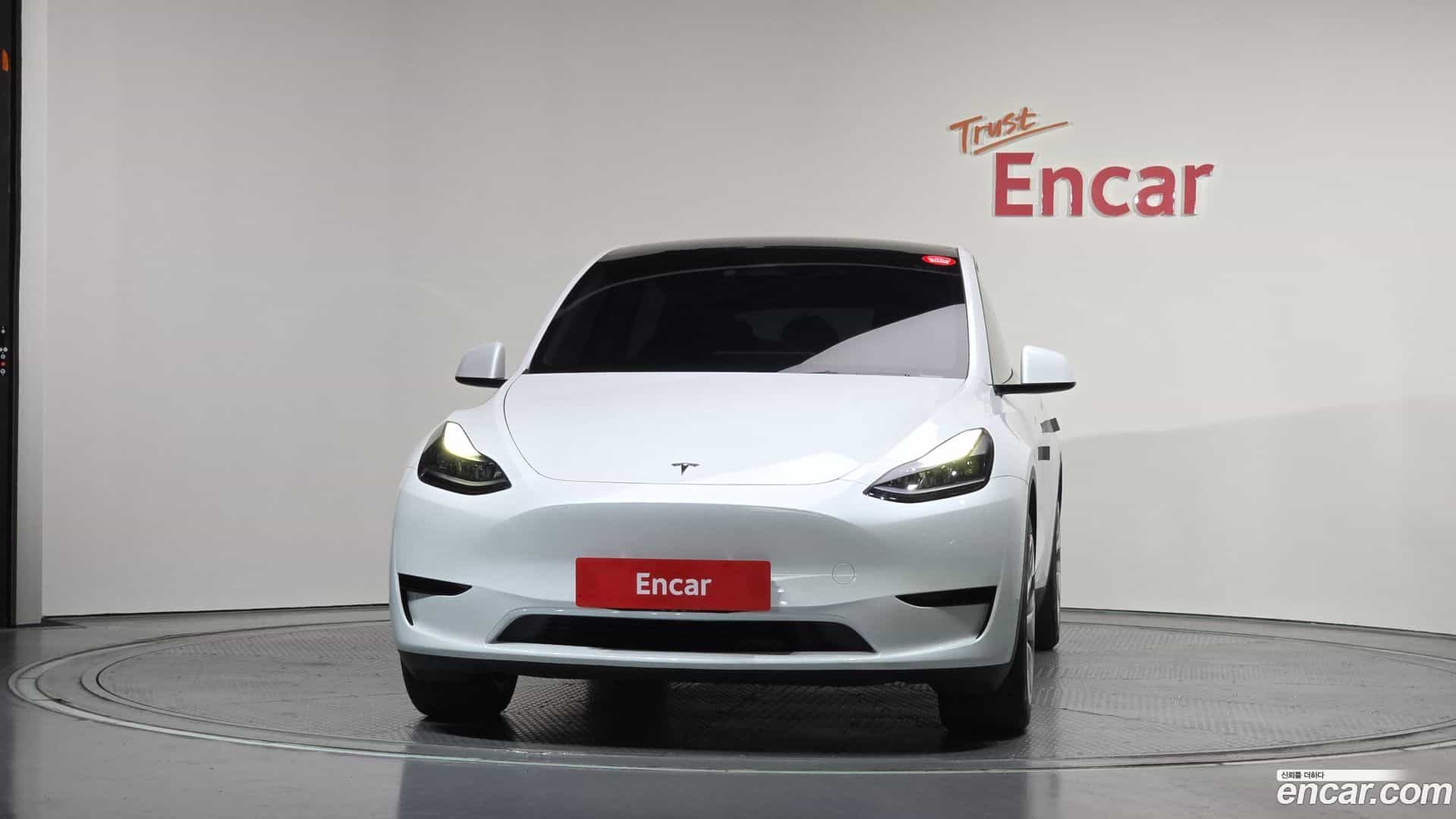Model Y Tesla 2023.7-OUTER-003