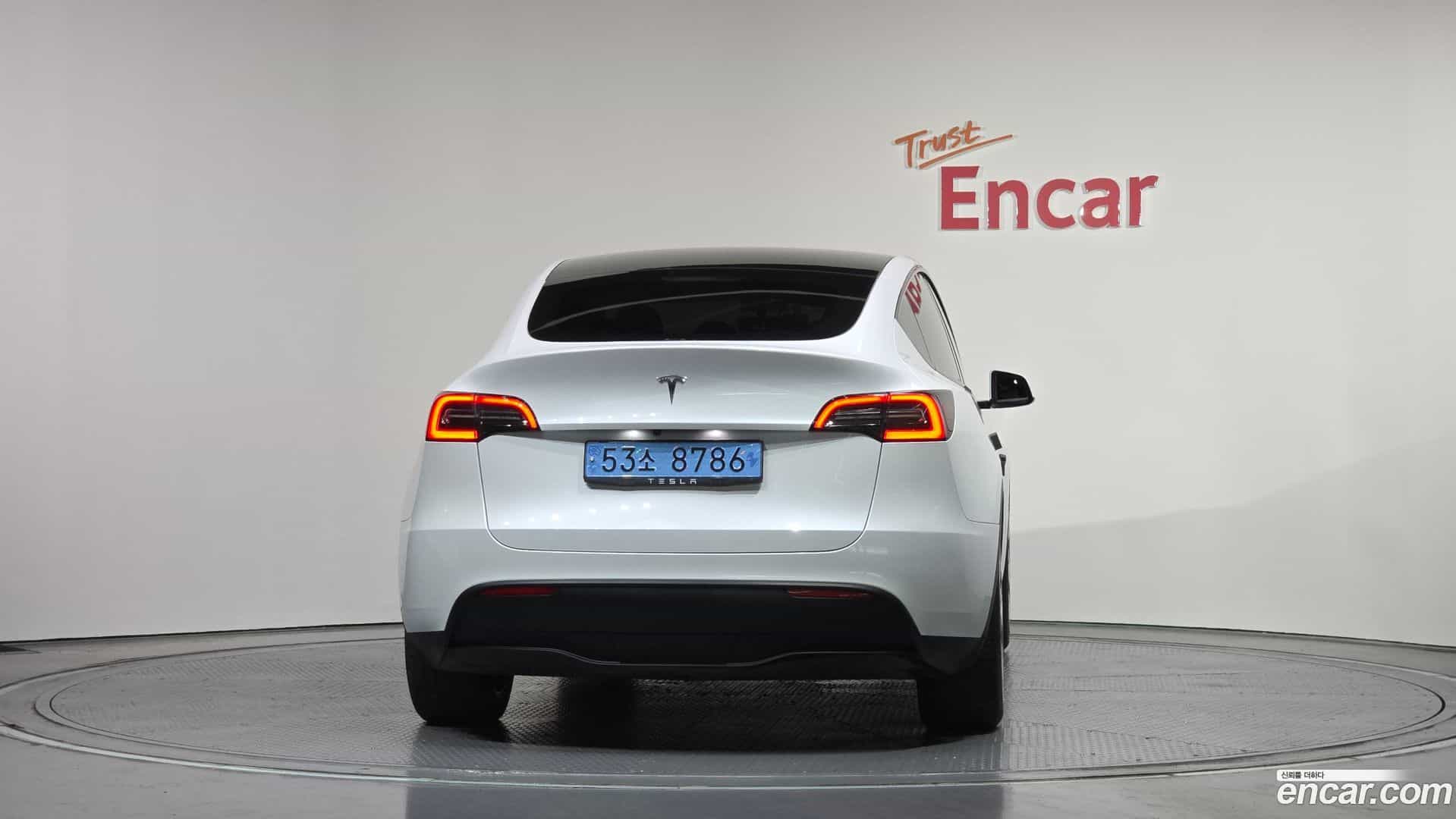 Model Y Tesla 2023.7-OUTER-004