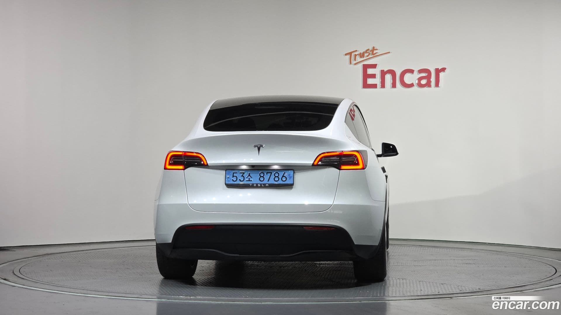 Main__Slider__Photo:Model Y Tesla 2023.7-3
