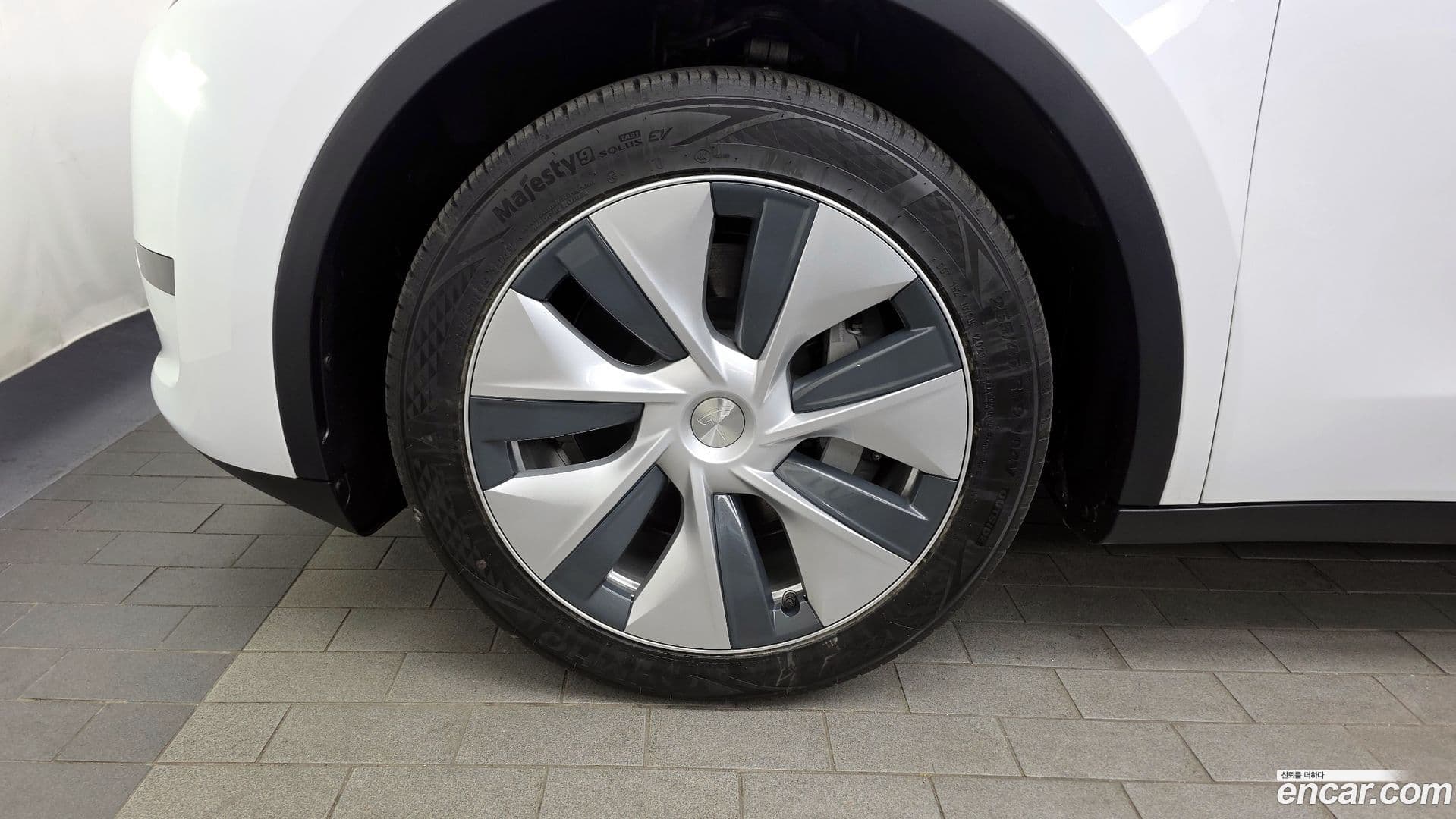 Main__Slider__Photo:Model Y Tesla 2023.7-4