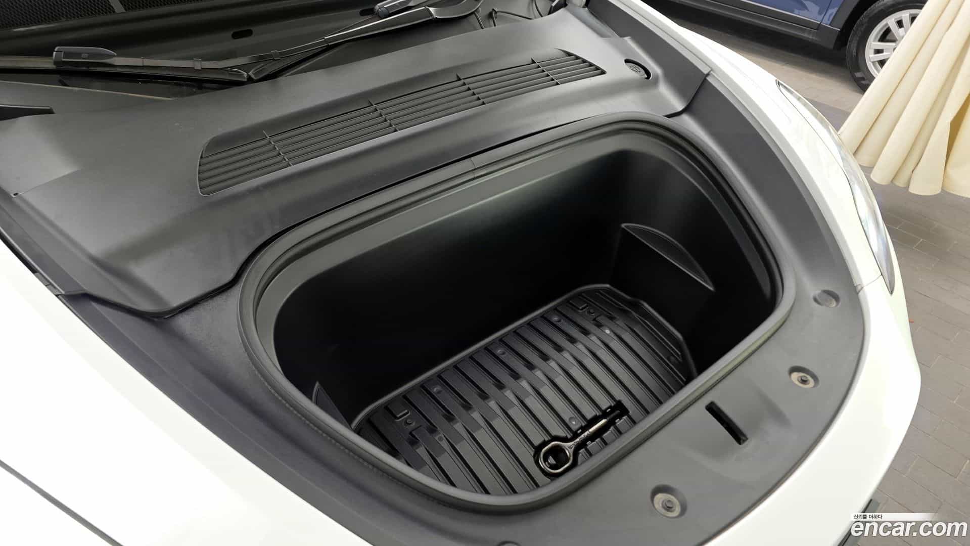 Model Y Tesla 2023.7-OUTER-006