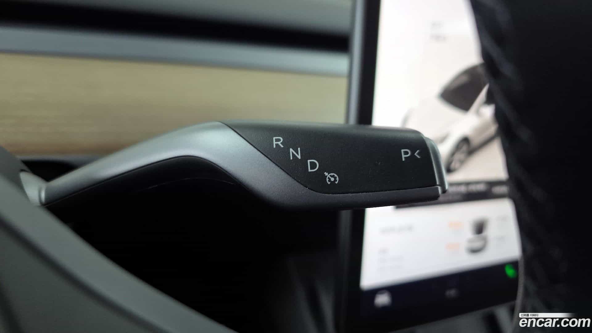 Model Y Tesla 2023.7-INNER-009