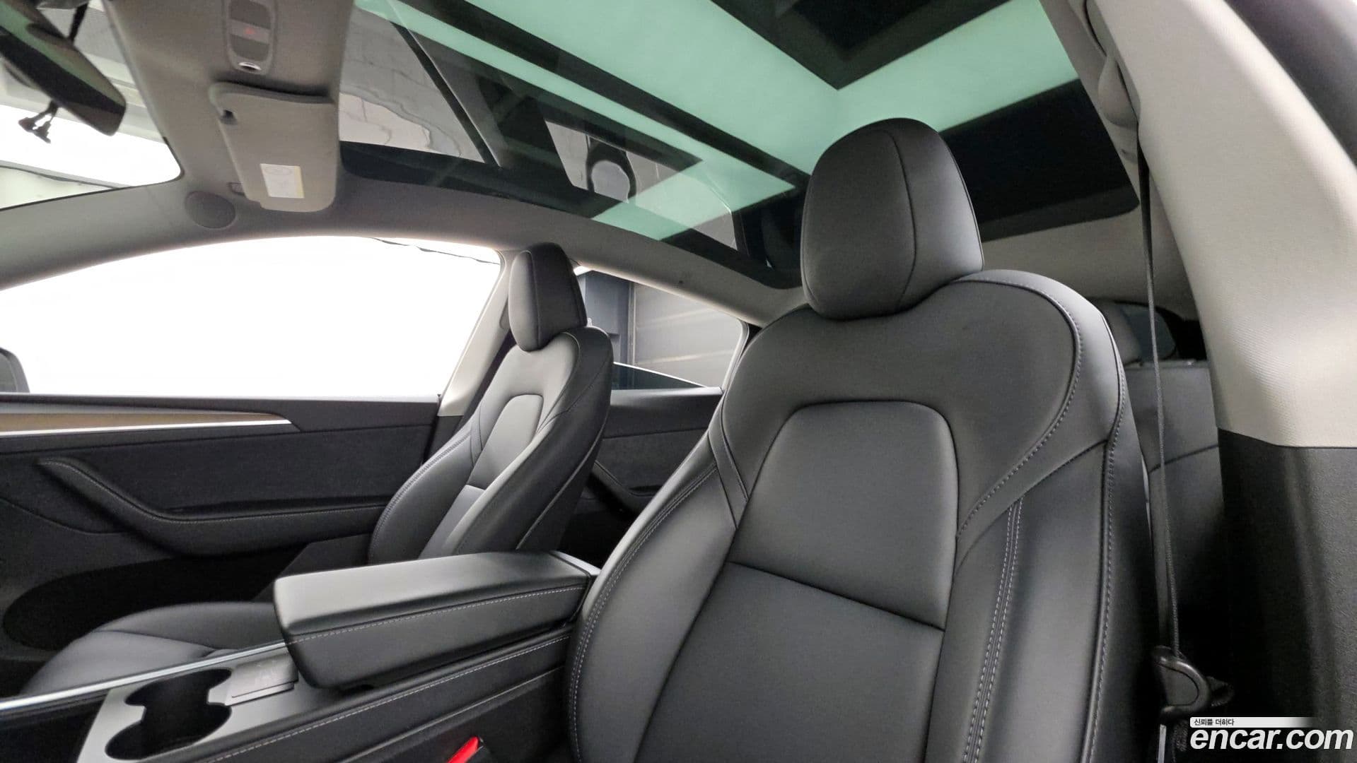 Main__Slider__Photo:Model Y Tesla 2023.7-17