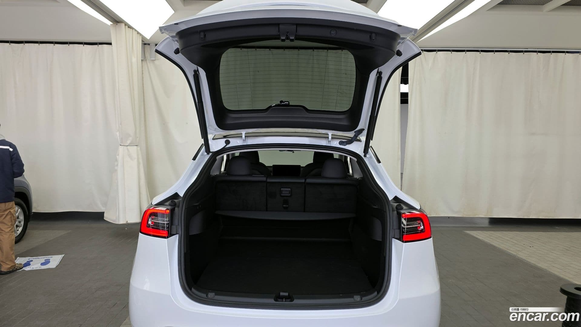 Main__Slider__Photo:Model Y Tesla 2023.7-19