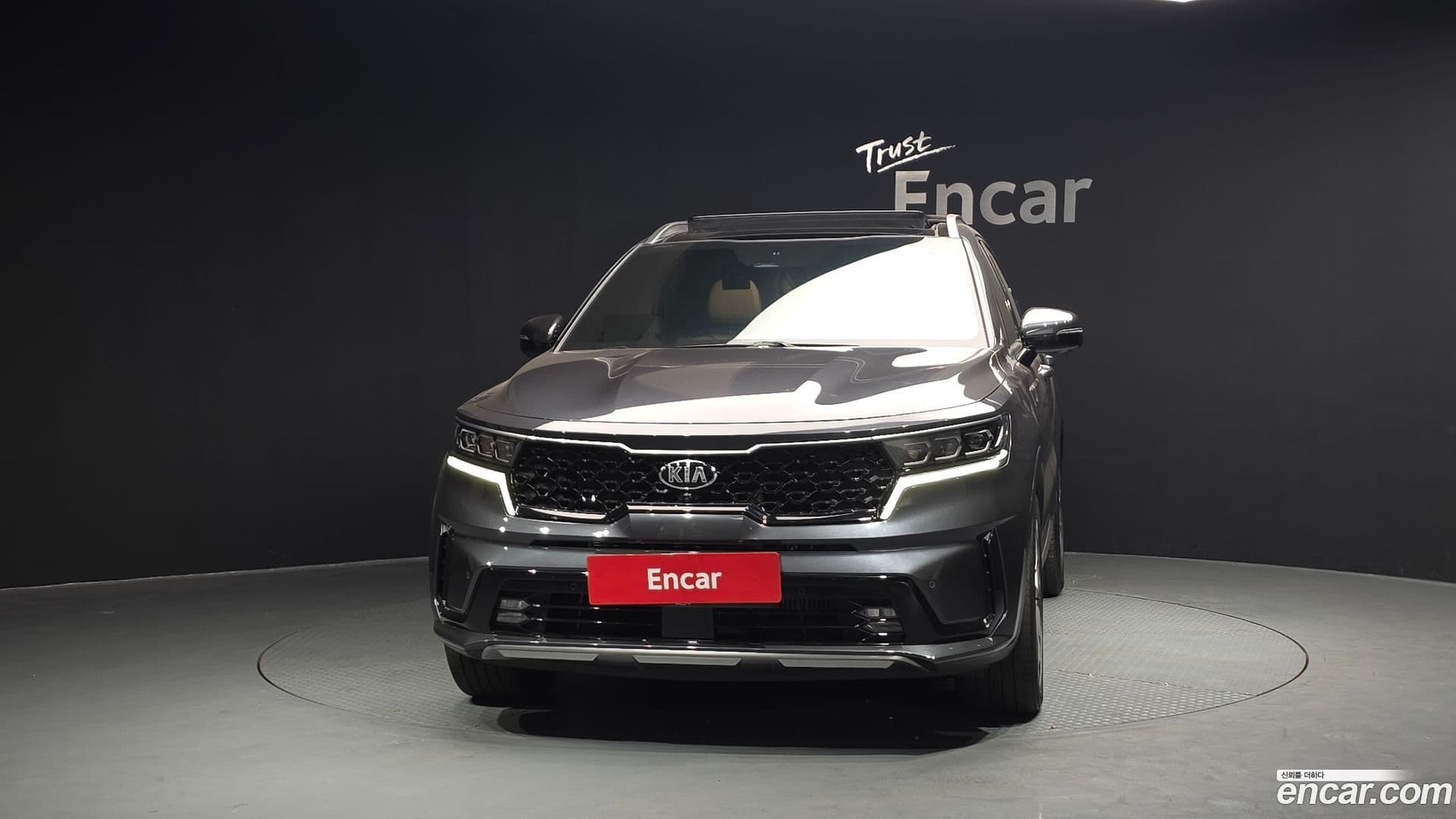 Main__Slider__Photo:Sorento Kia 2021.4-2