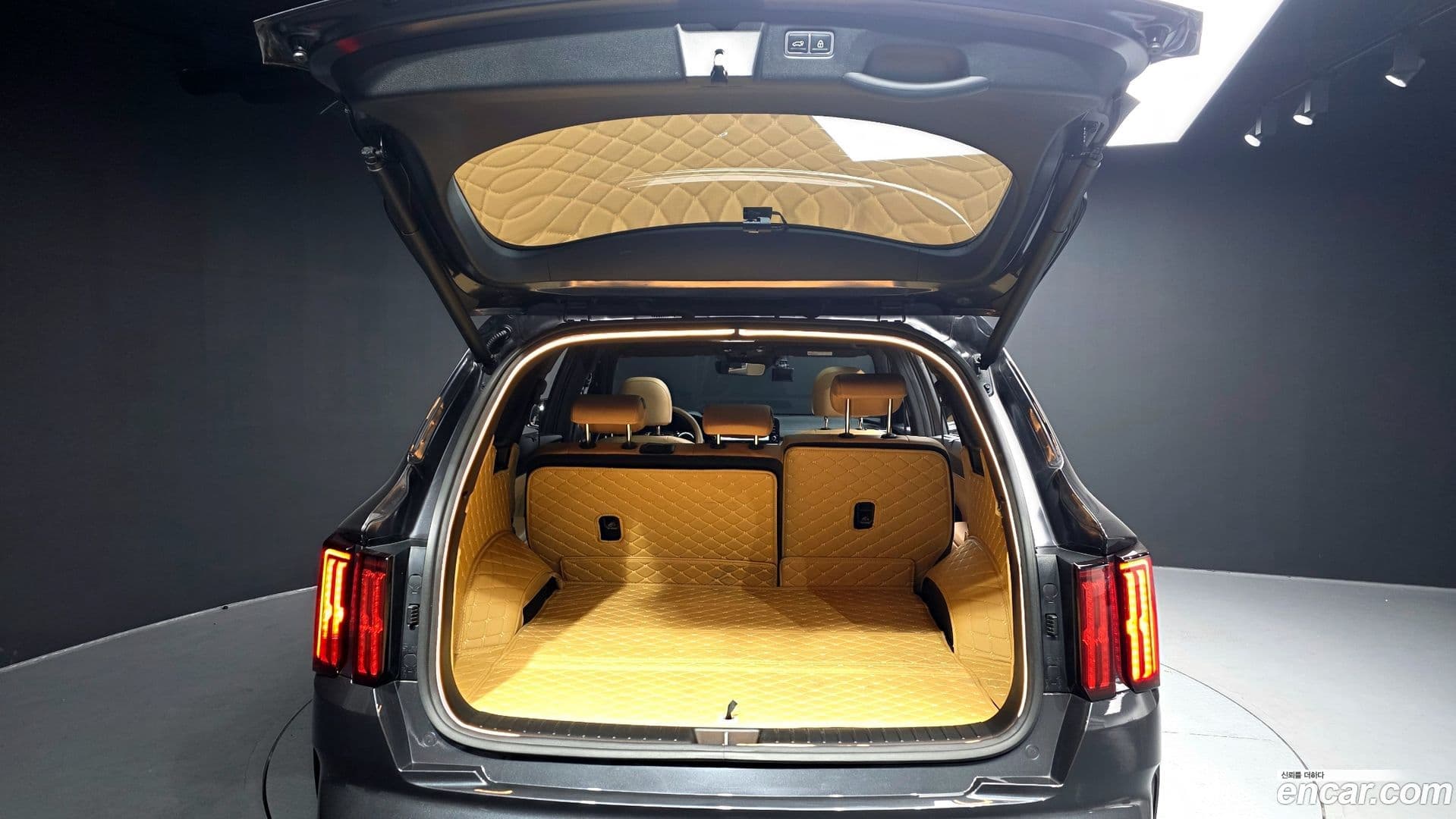 Main__Slider__Photo:Sorento Kia 2021.4-19